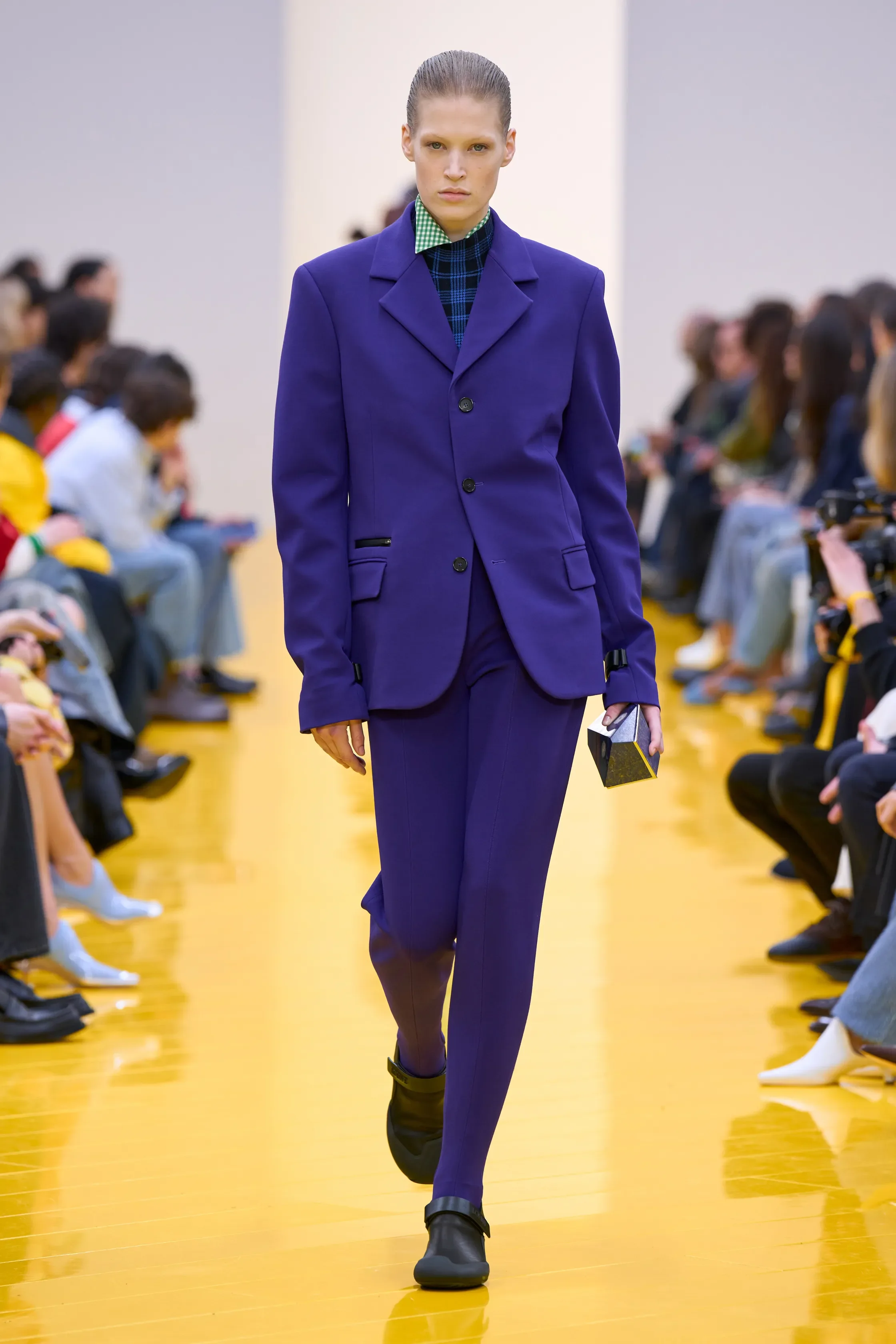 00034-loewe-fall-2026-ready-to-wear-credit-gorunway.webp