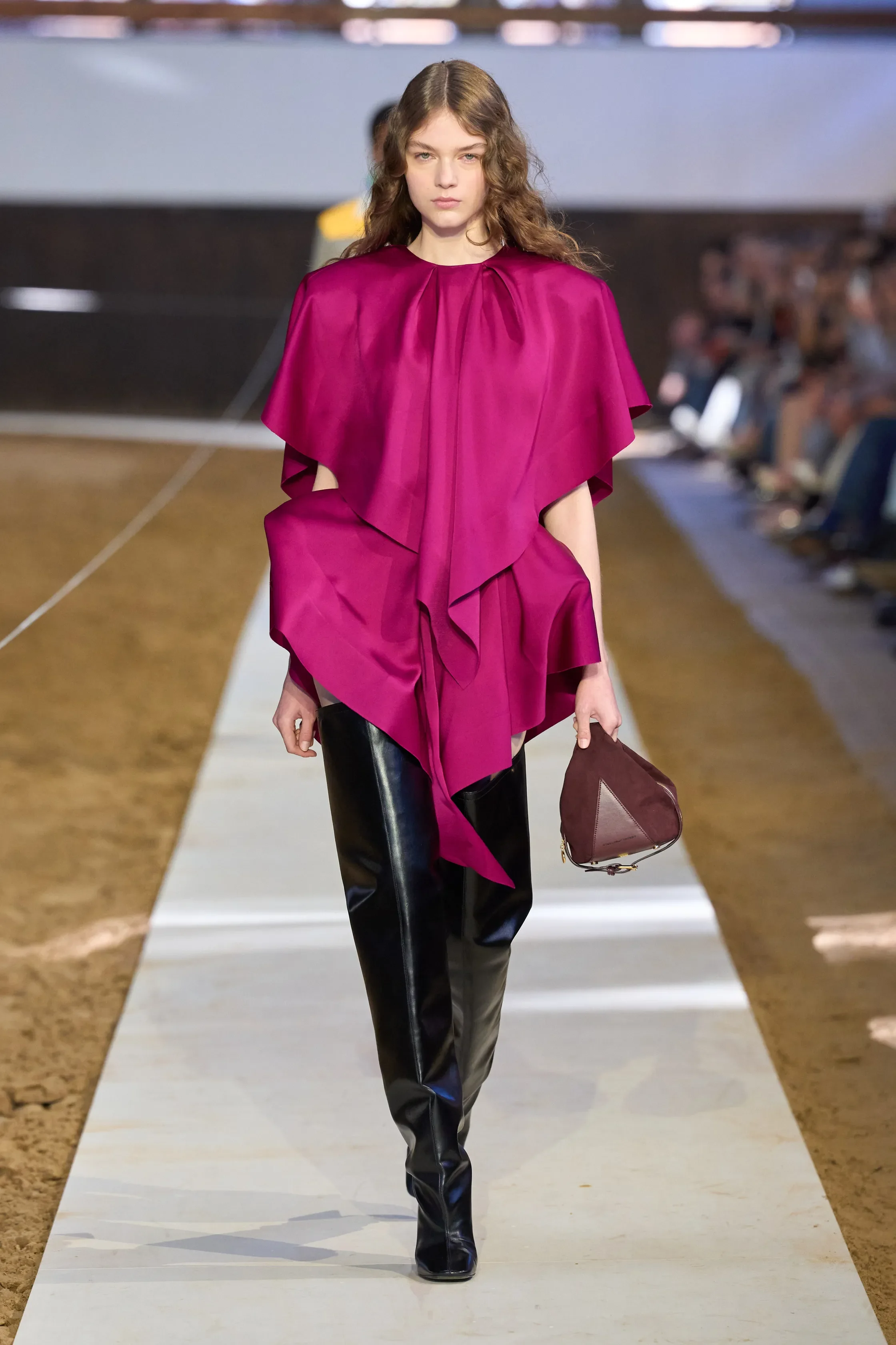 00029-stella-mccartney-fall-2026-ready-to-wear-credit-gorunway.webp