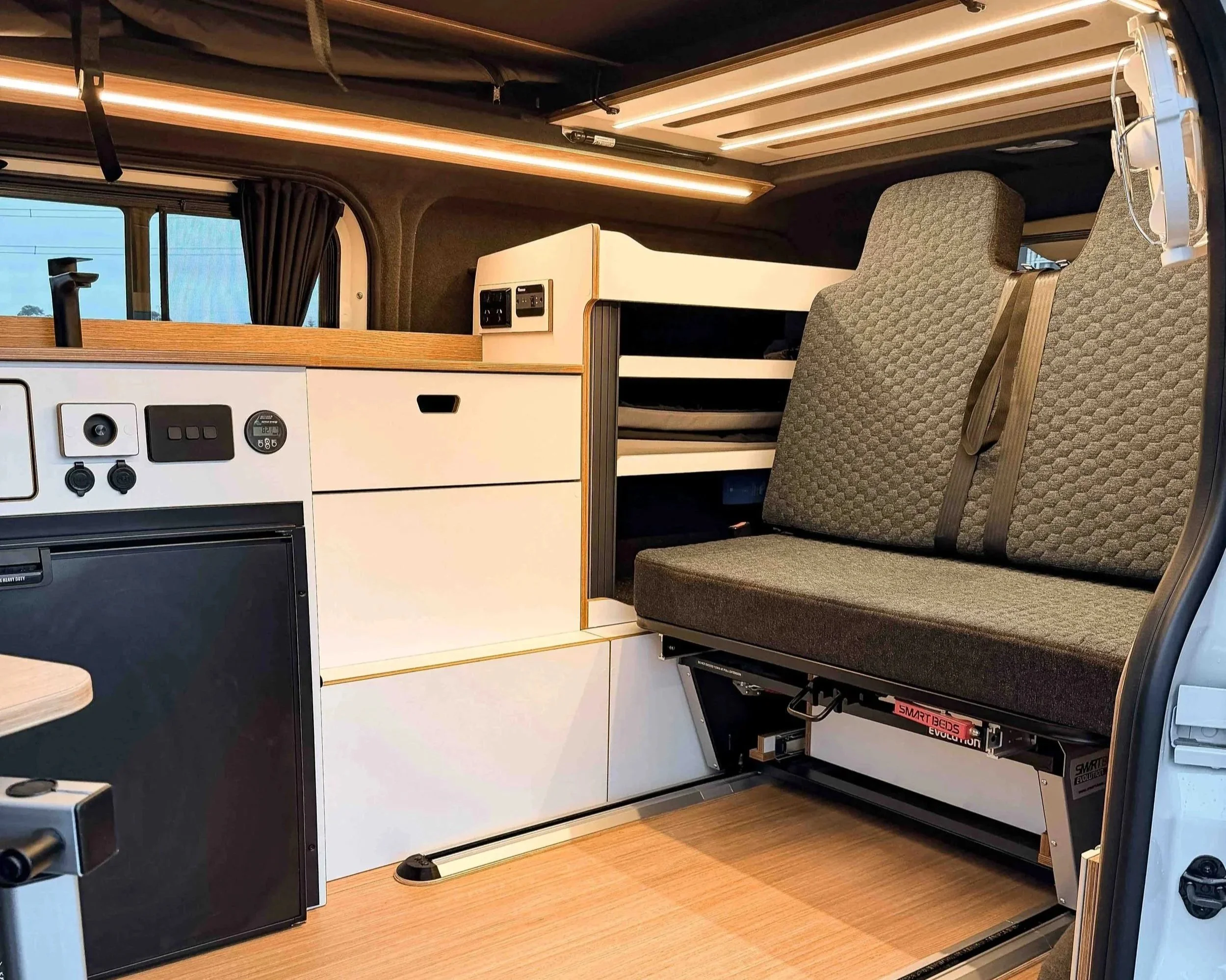 NOMAD_ROVER4_SEATS.jpg