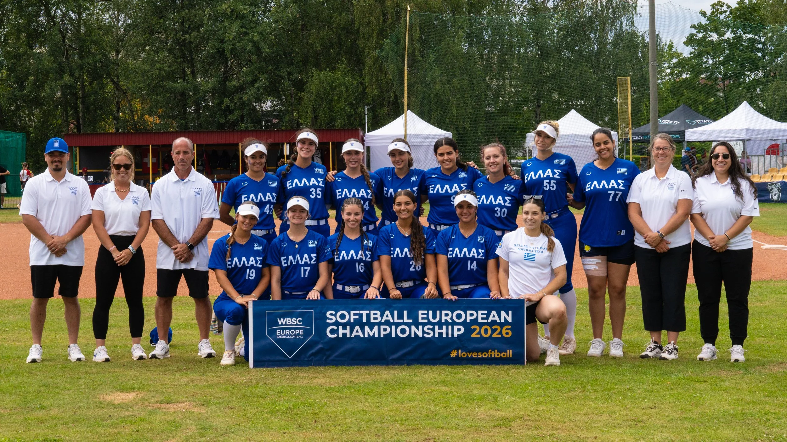 Hellas National Softball team posed for photo during WBSC European Championship 2026