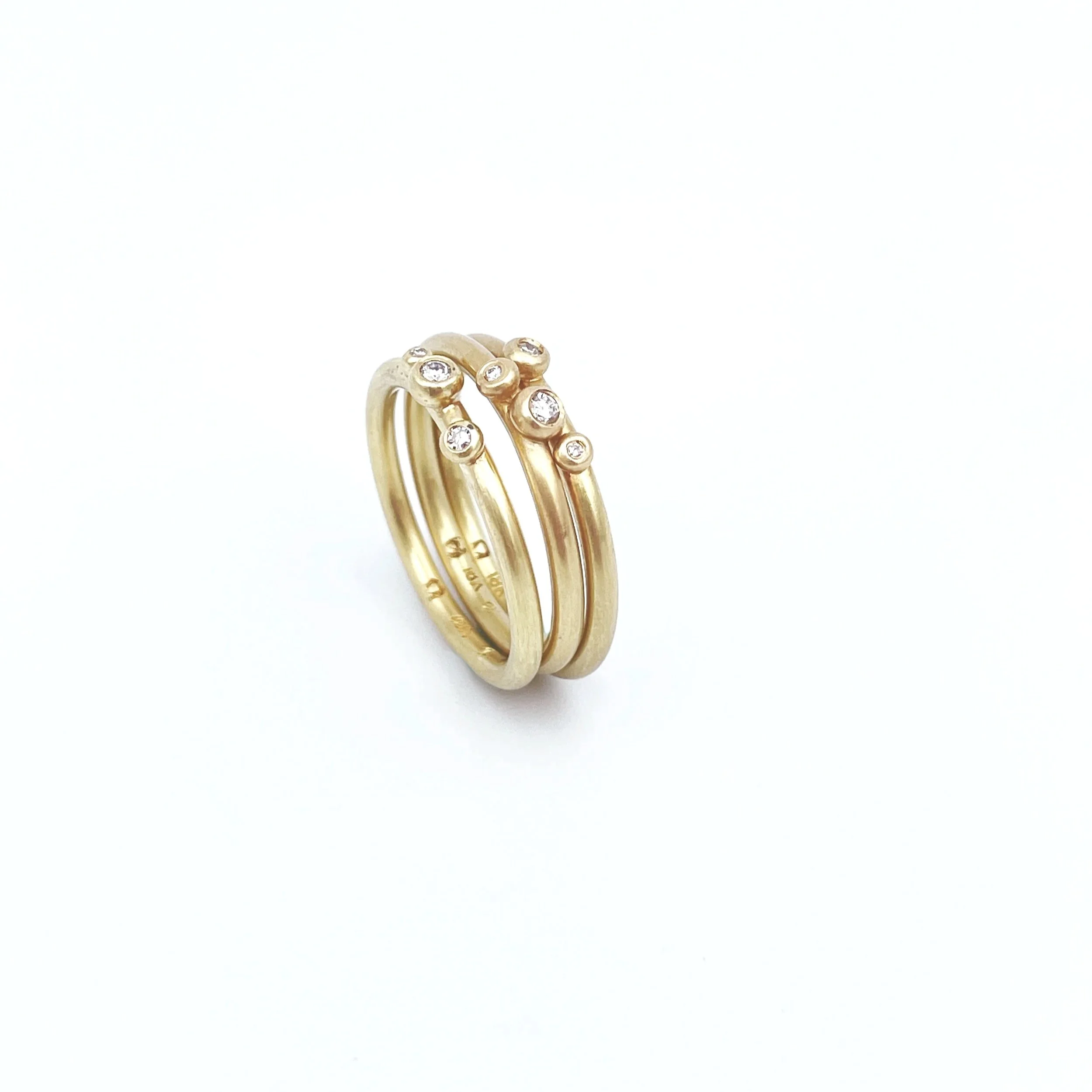 Meraki18K3stackingrings_upright.jpg