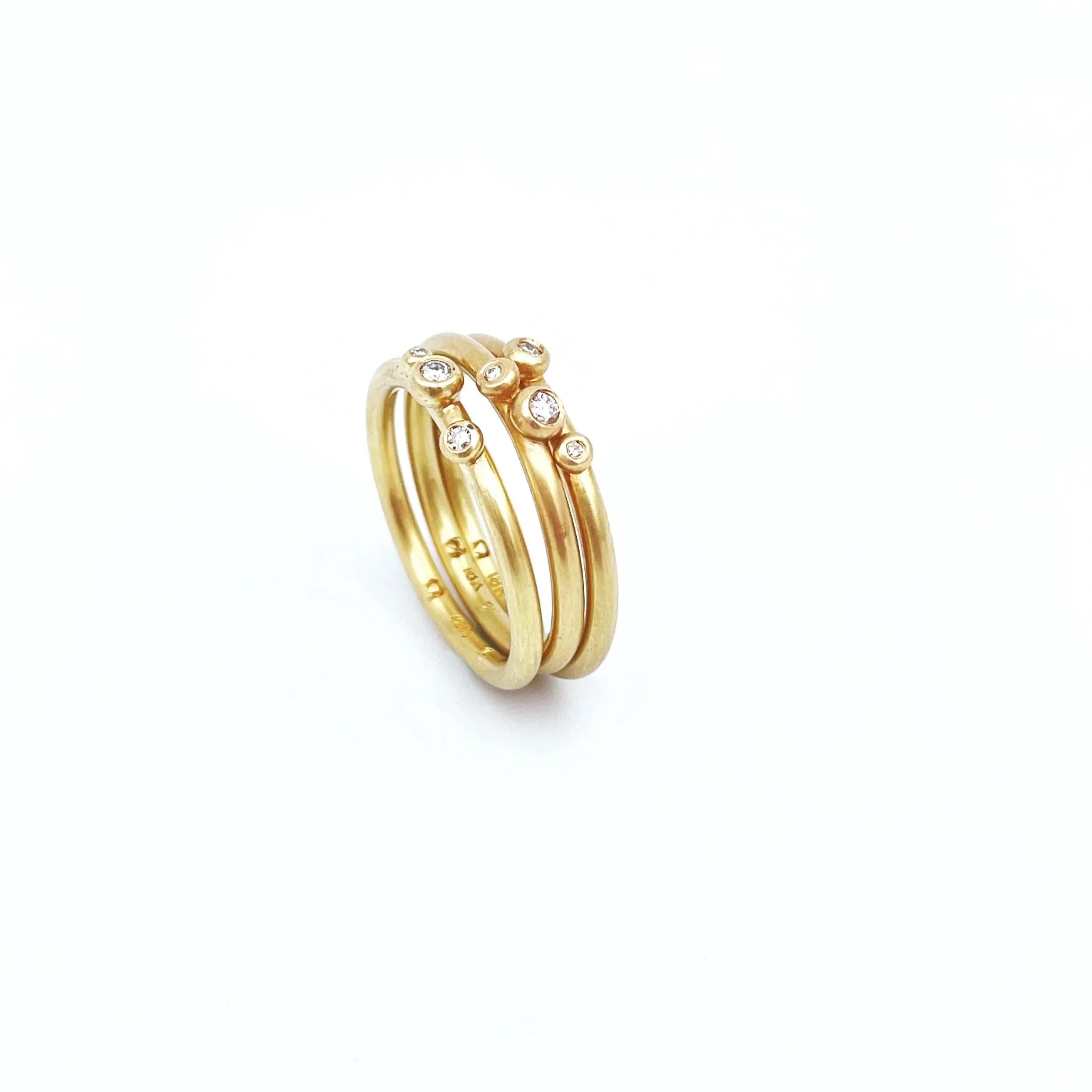Meraki18K3stackingrings_upright.jpg