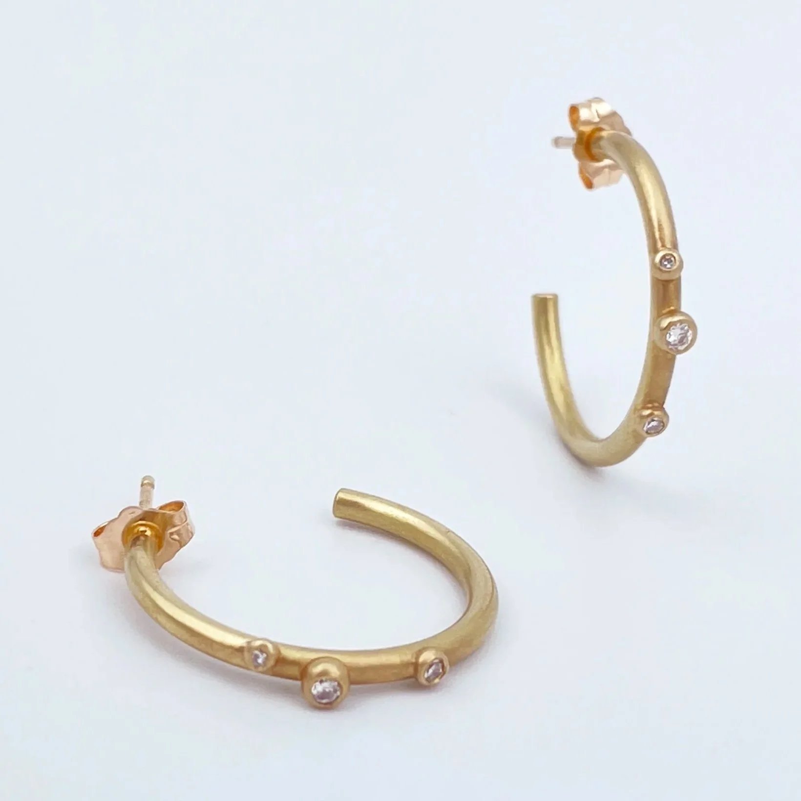 Meraki18K_Hoops.jpg