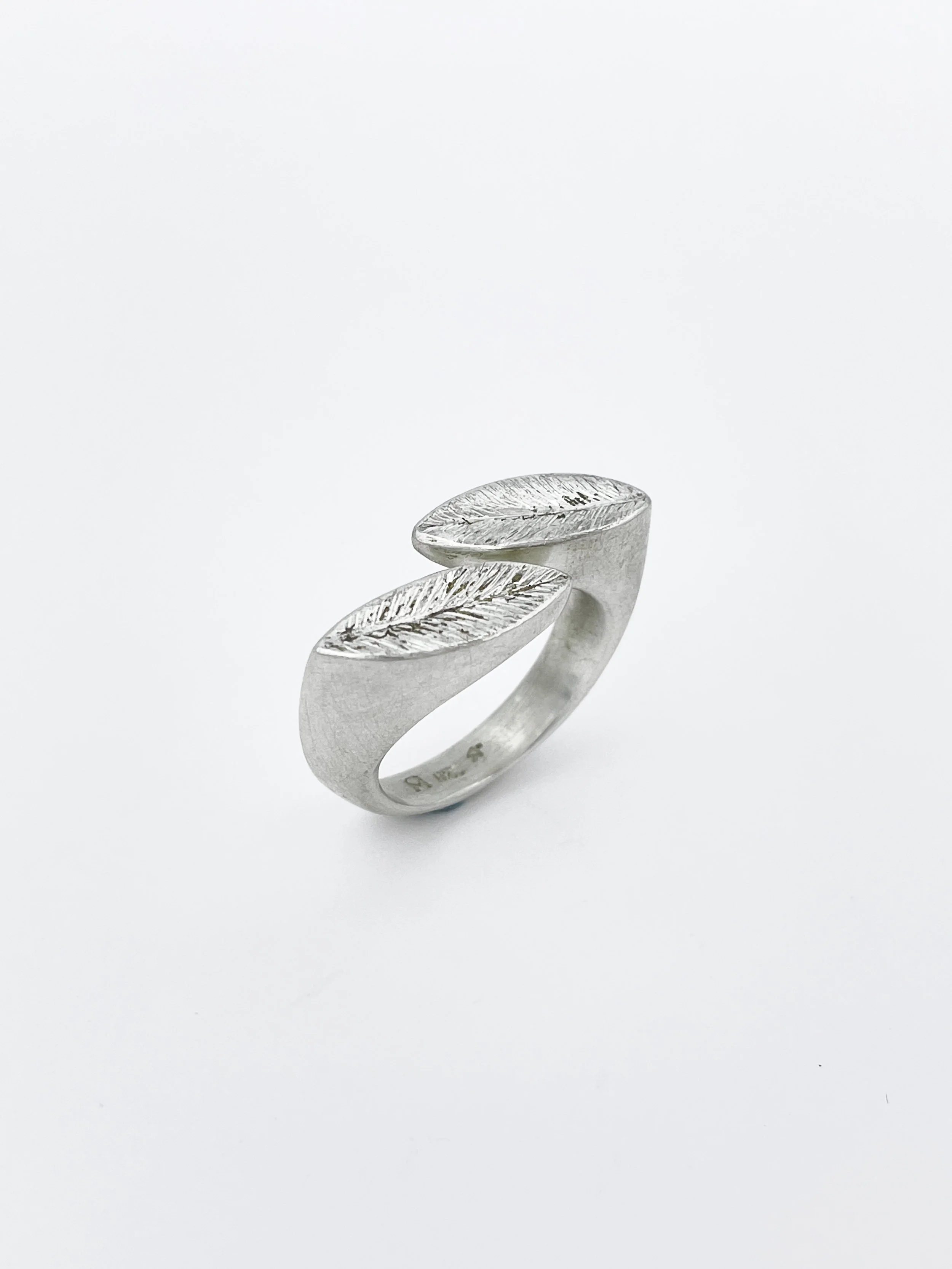 Duo Leaf Signet Ring