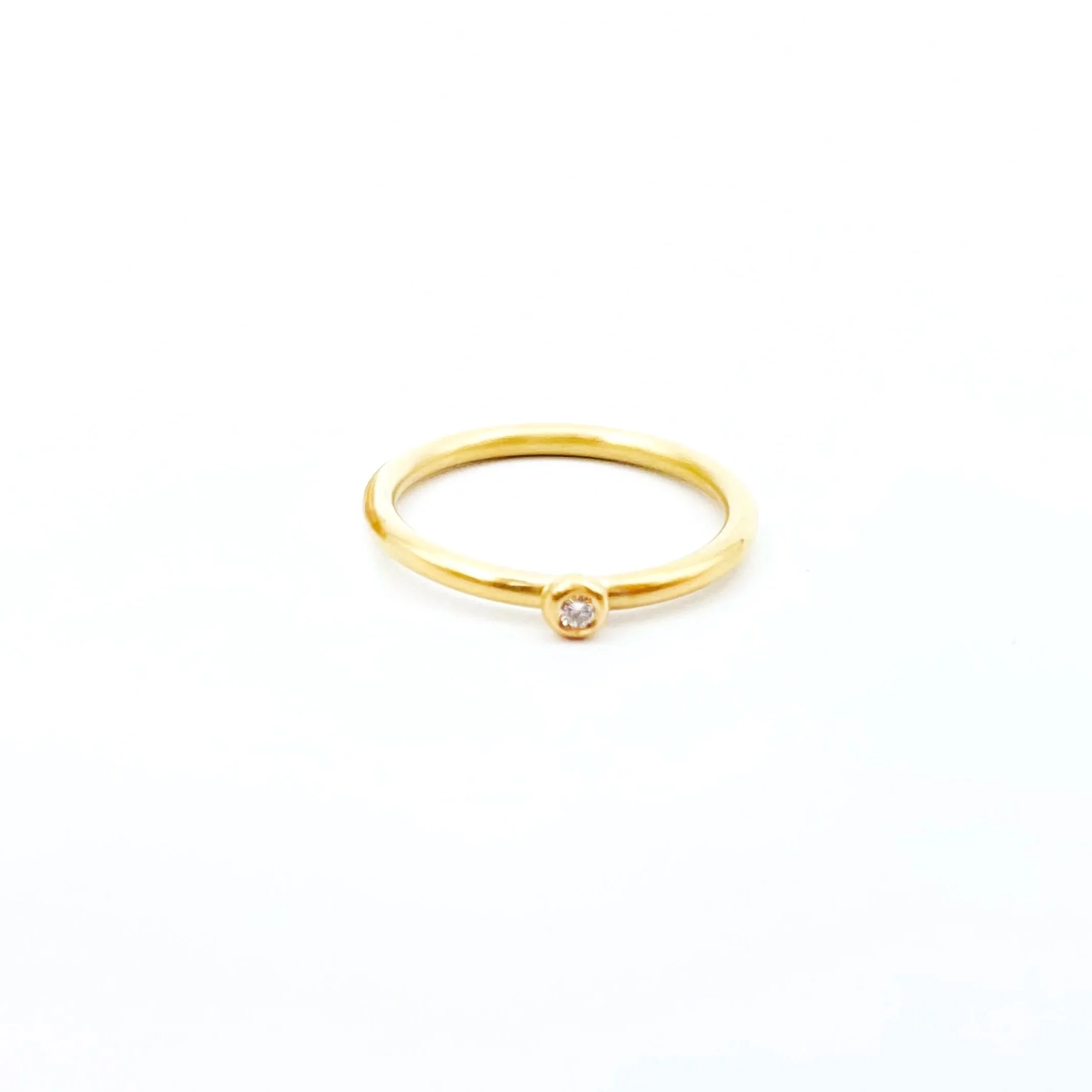 Meraki18KRingOneDiamond.jpg