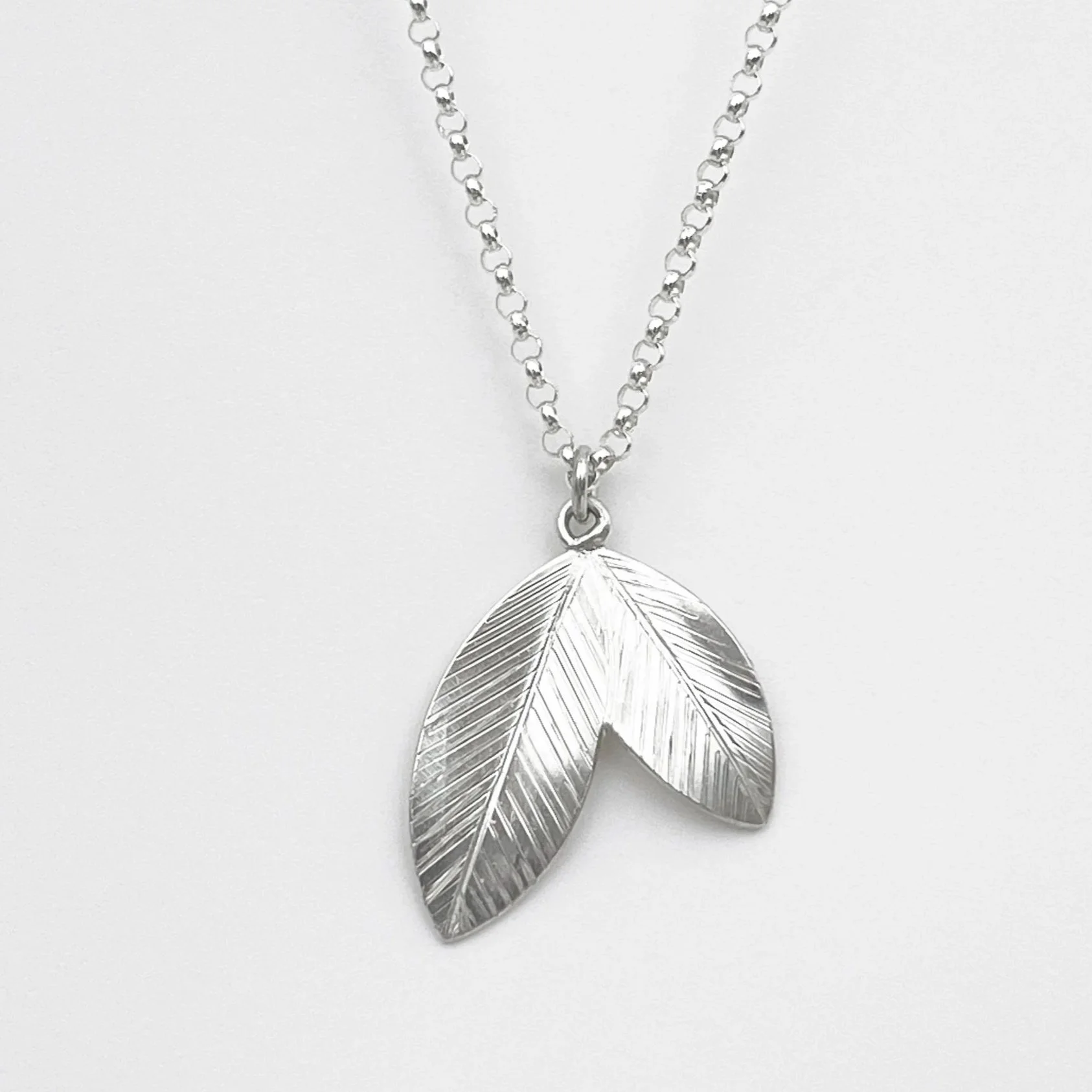 LeafSignetPendant_detail.jpg