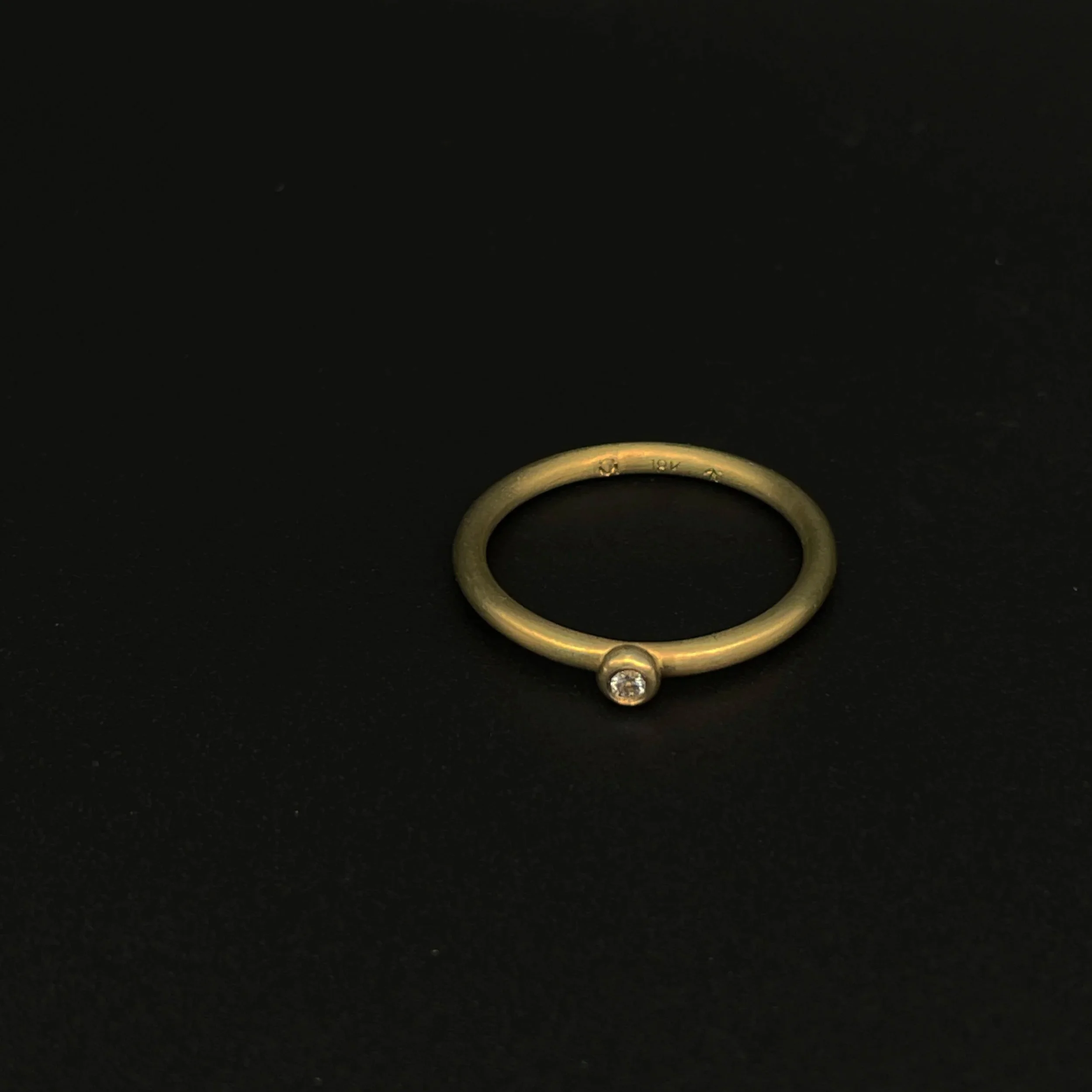 Meraki18K1Diamond_layingonBlack.jpg