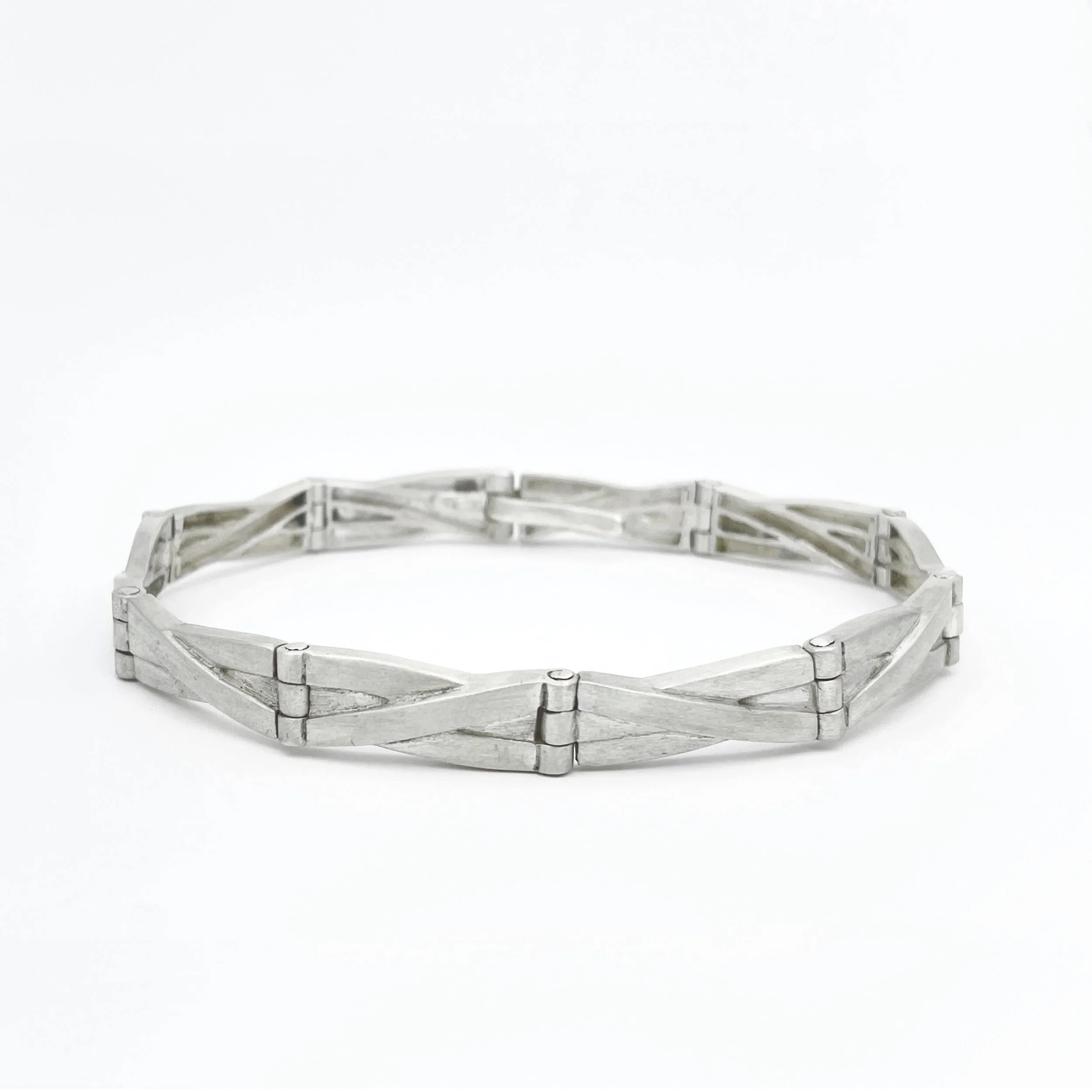 Threeband10PBracelet_layingSquare.jpg