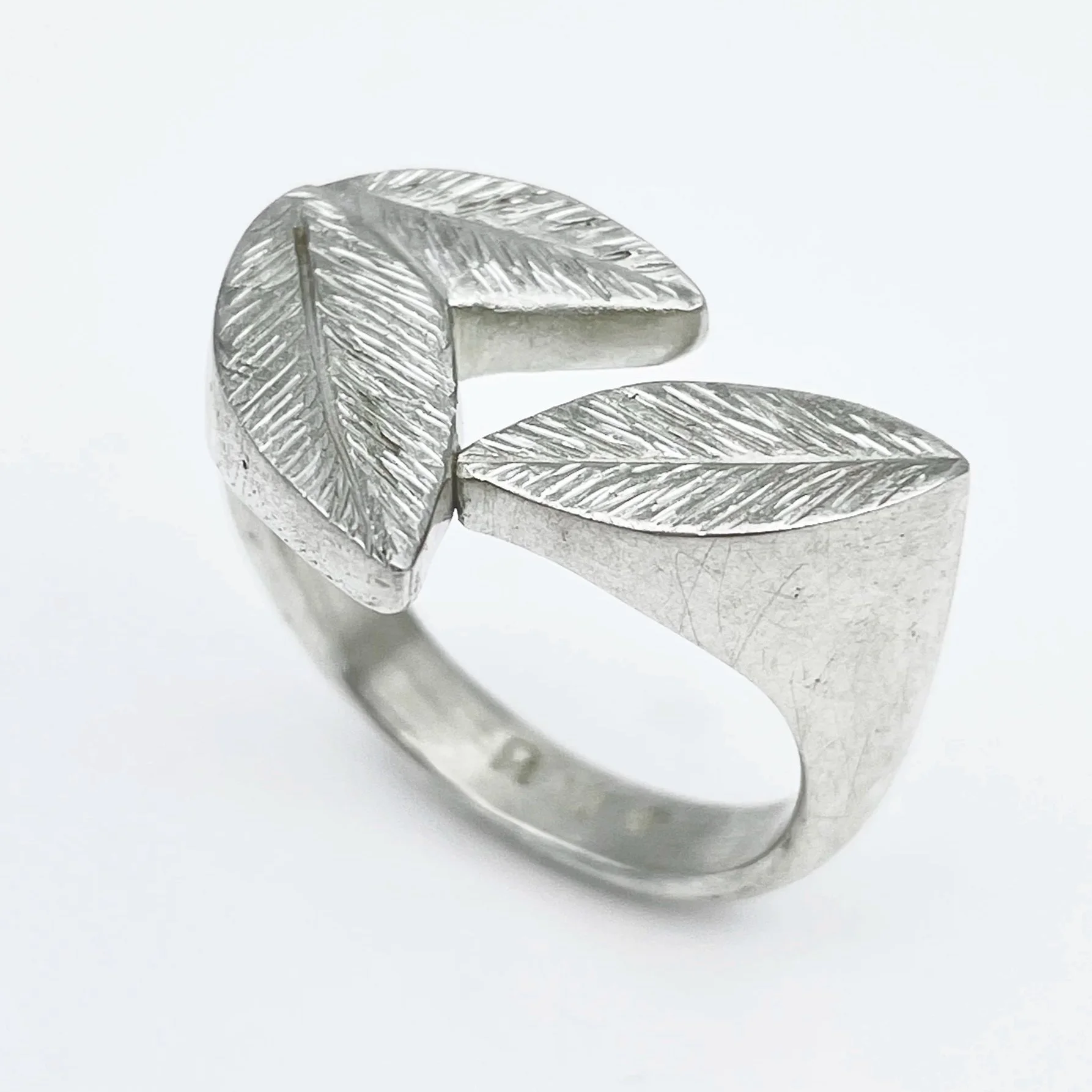 LeafSignet3Ring_upright.jpg