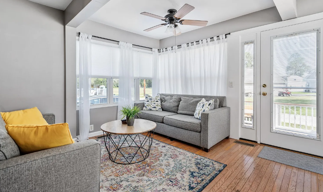 Living Room 3.png