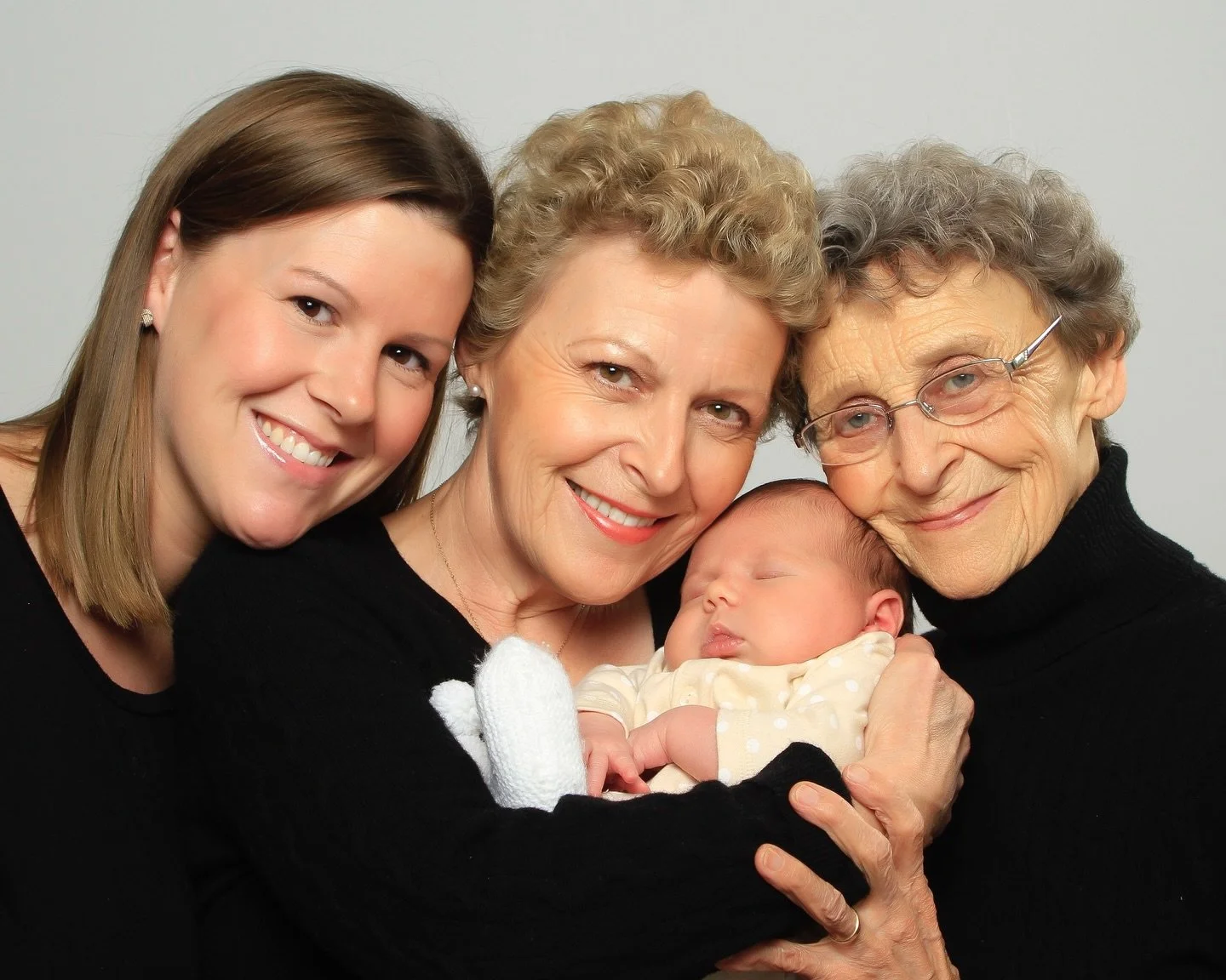 Four Generations: Muriel, Dianne, Kimberly, Sydney 

Writing with my mother @diannemundy in Motherhood Expanded was a true gift.

Her story captures the four worlds of motherhood that she knows, showing threads of change and evolution in each generat