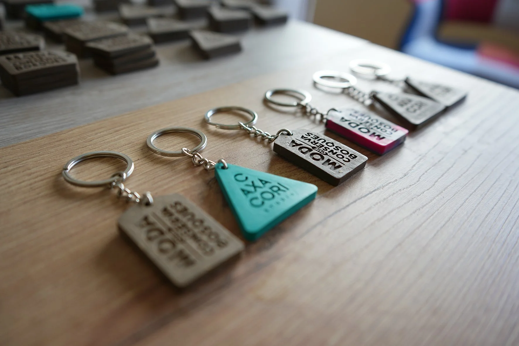 caxacori-studio-merchandising-llaveros2.jpg