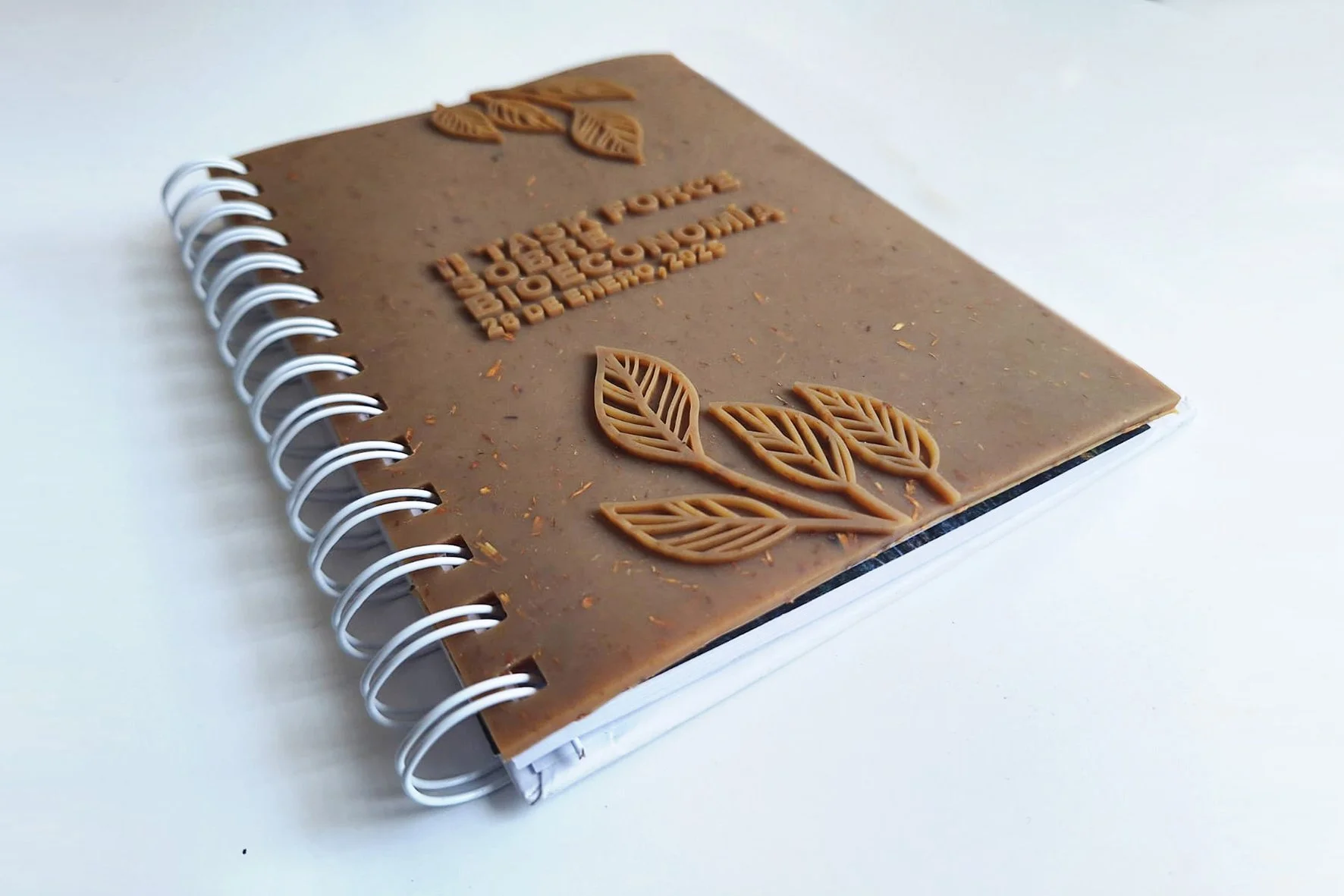 caxacori-studio-merchandising-libreta2.jpg