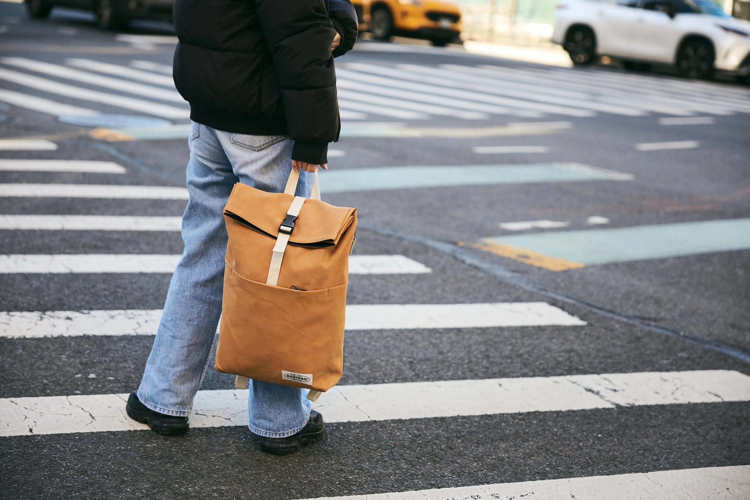 Sp26_Eastpak_UpRoll_UpgrainedGinger_38.jpg