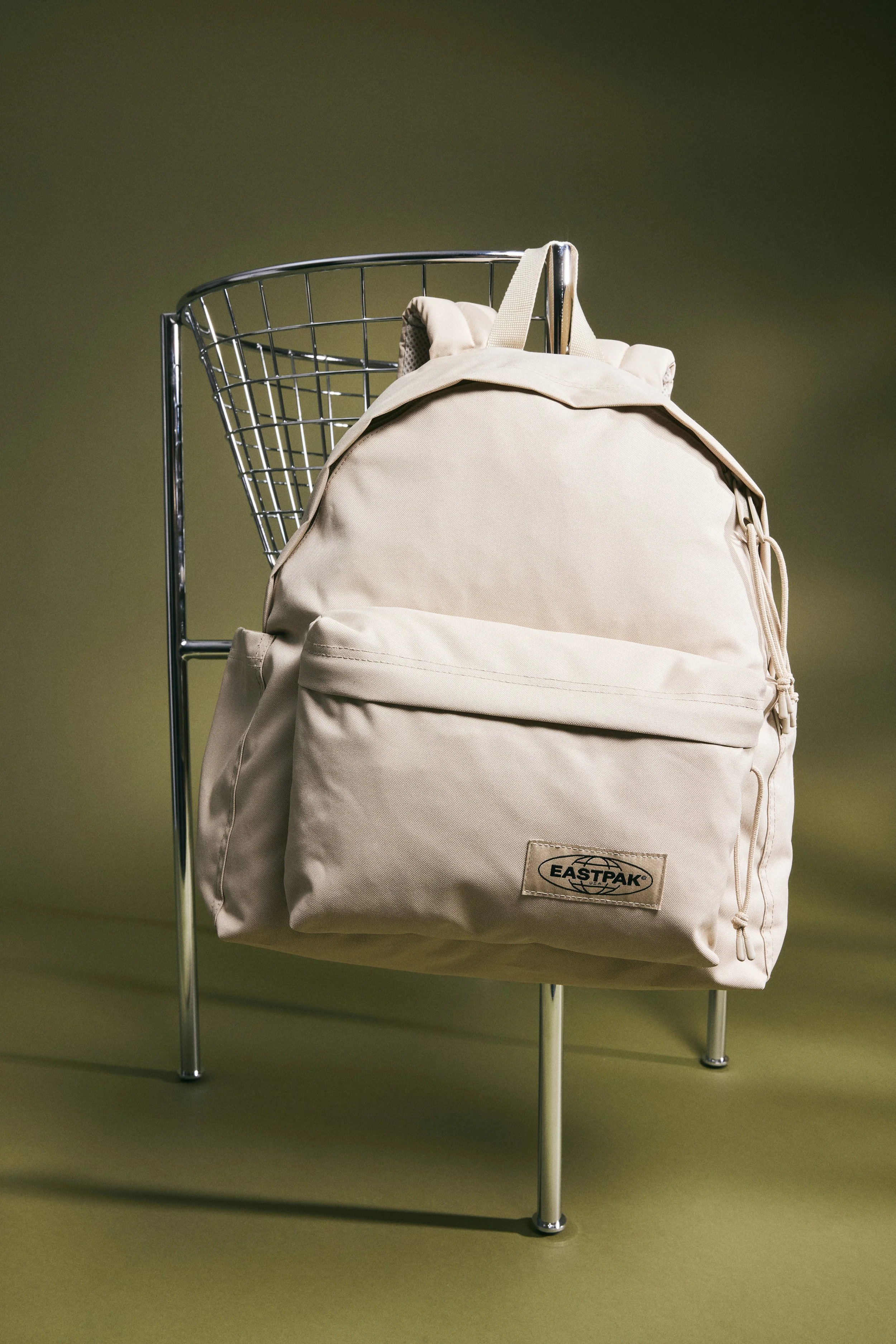 Sp26_Eastpak_DayPak'r_MonotoneBeige_35.jpg