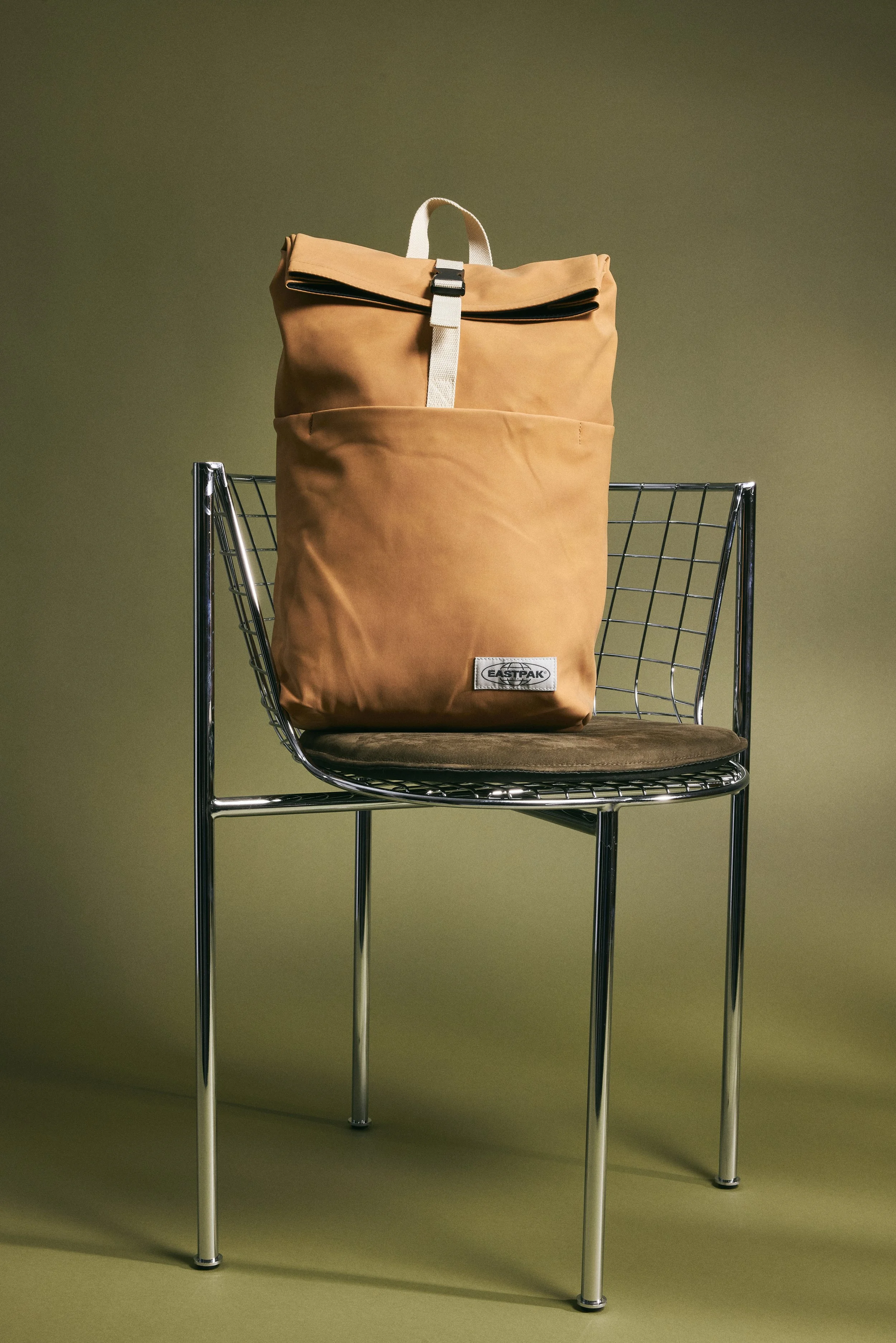 Sp26_Eastpak_UpRoll_UpgrainedGinger_50.jpg