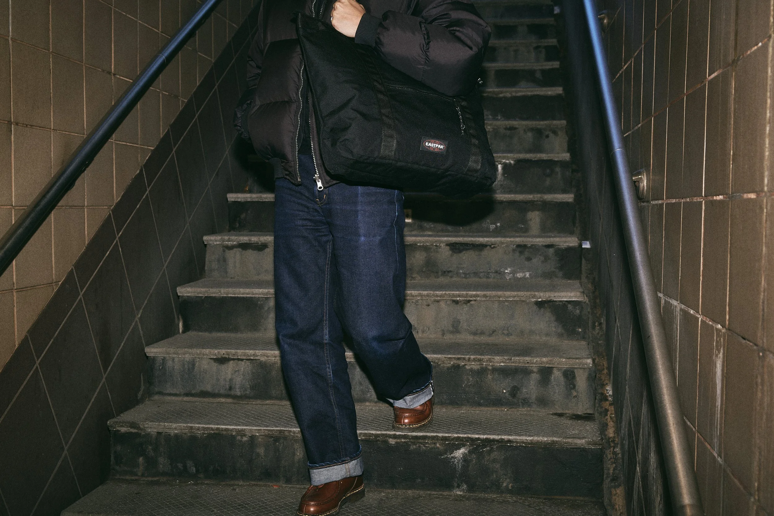 Sp26_Eastpak_TravelTote_Black_11.jpg