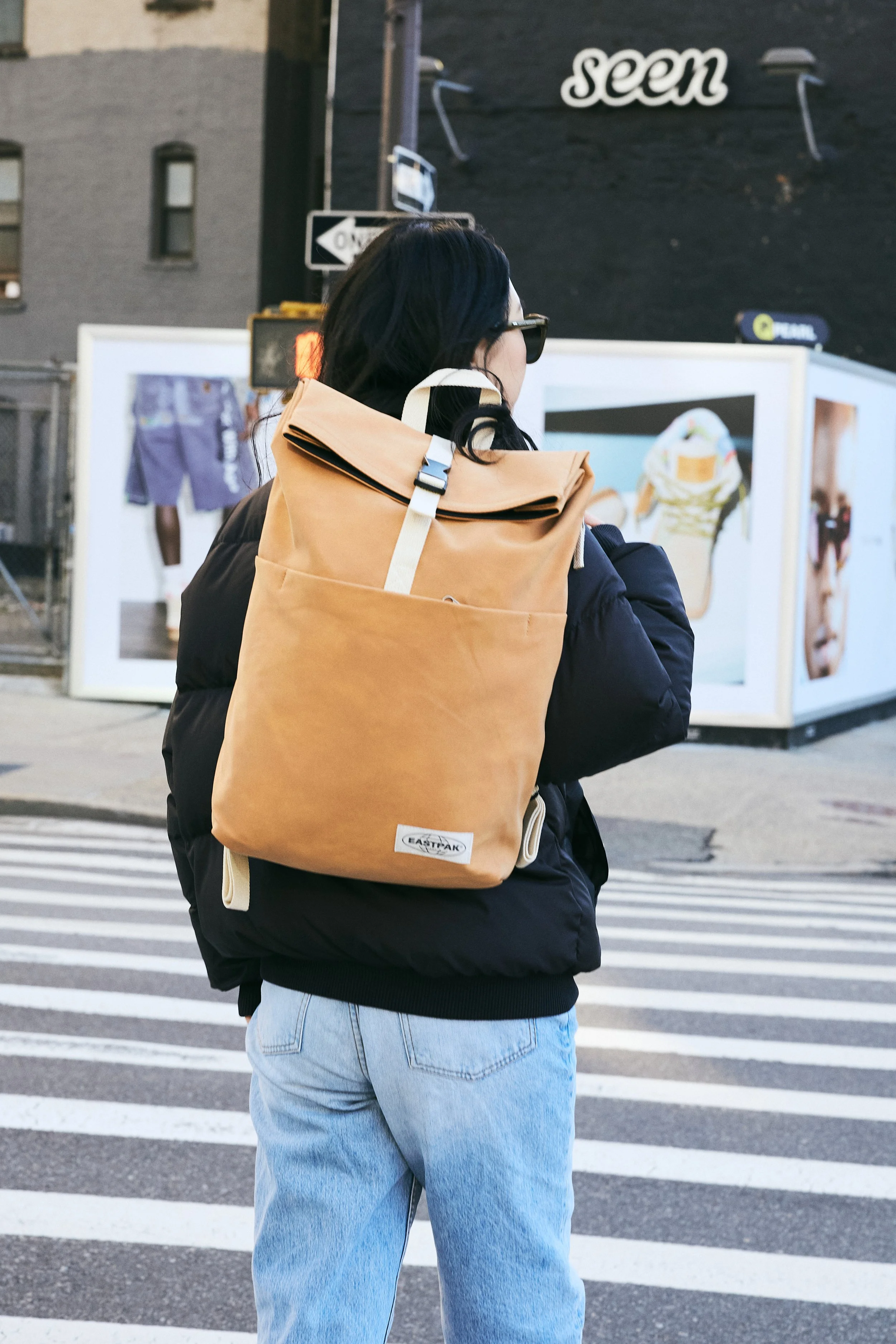 Sp26_Eastpak_UpRoll_UpgrainedGinger_3.jpg