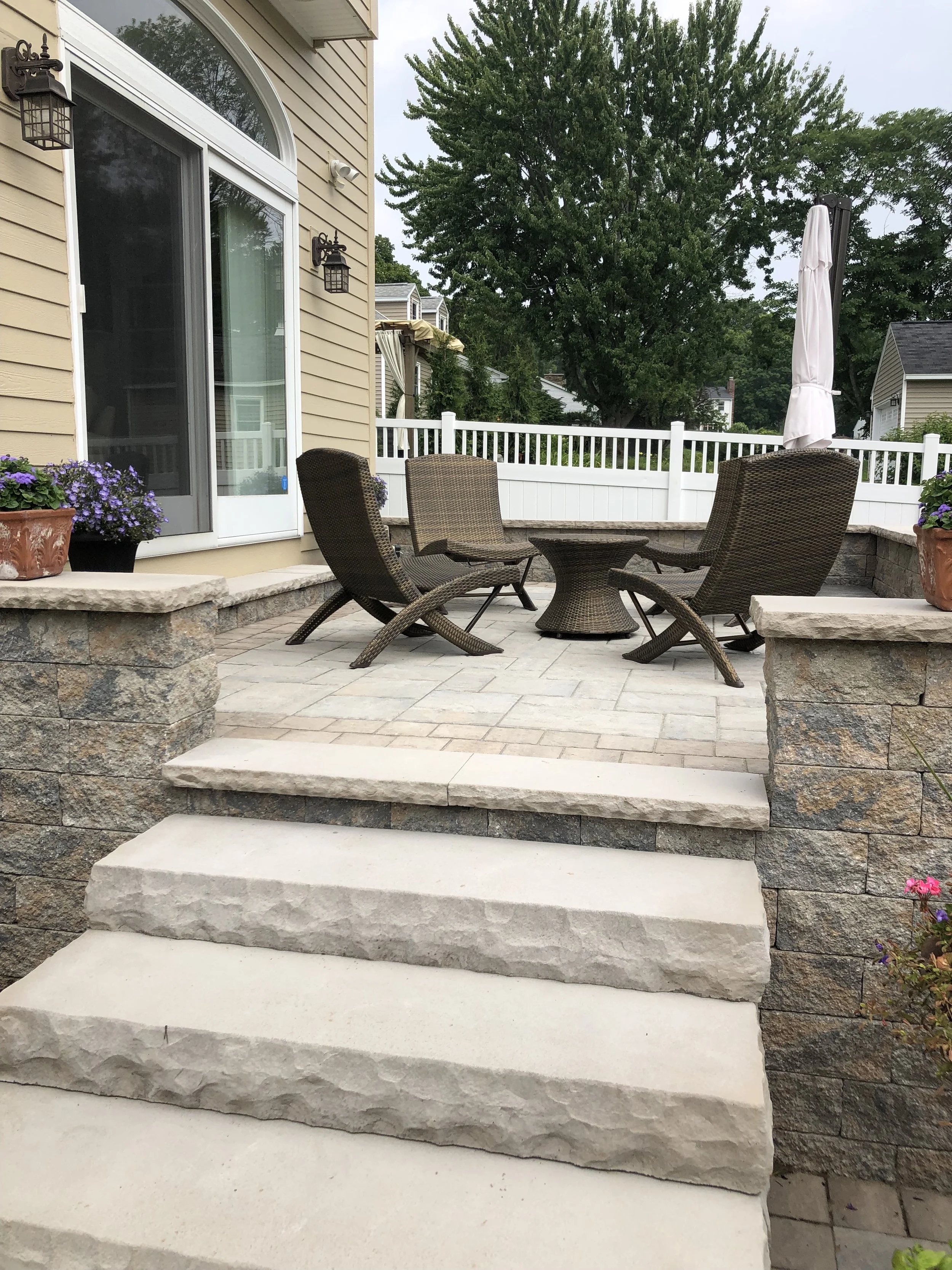 Retaining Wall/Boulder Wall/Stairs/Patio