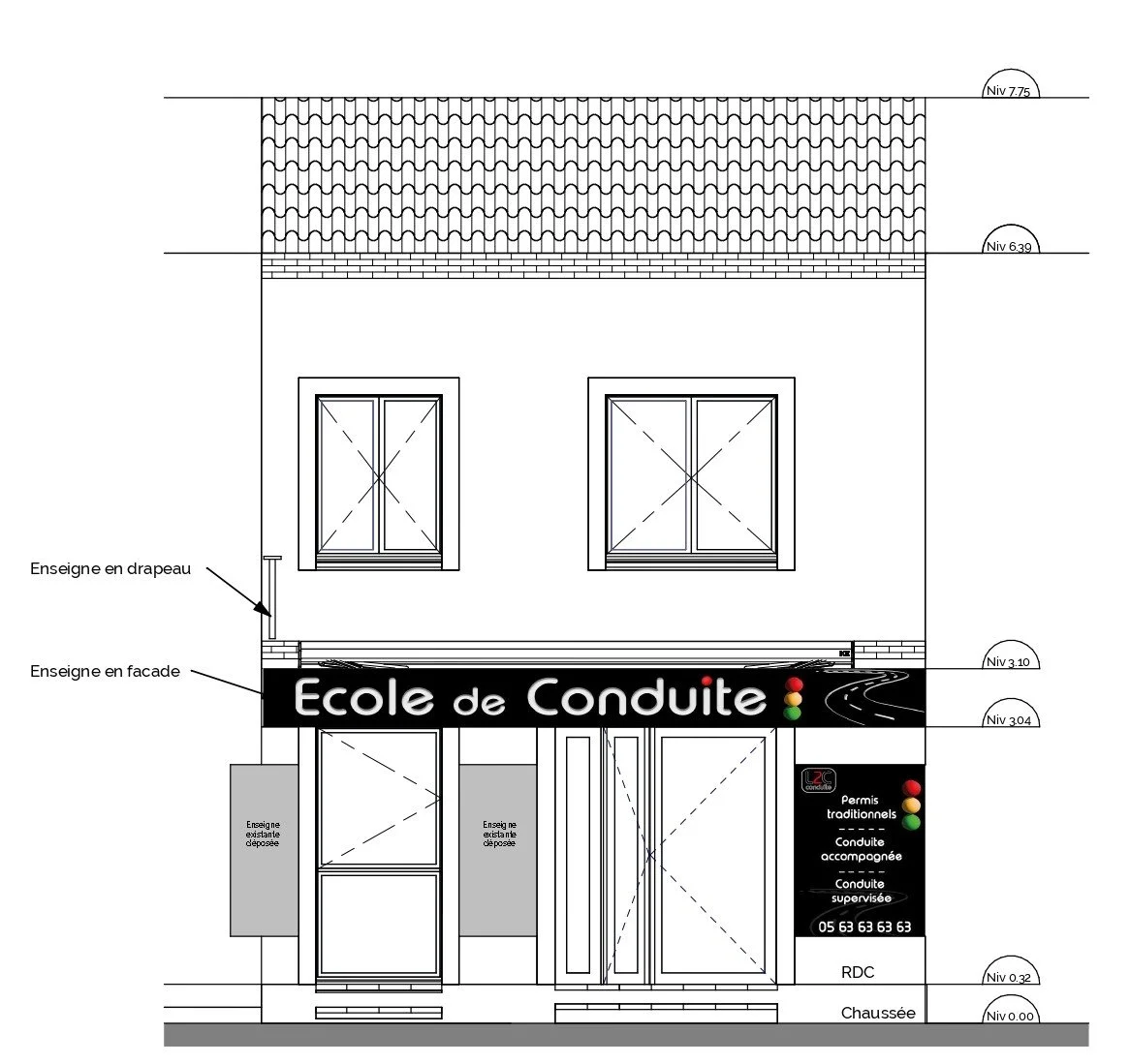 Plan architectural d'un bâtiment avec enseignes pour une école de conduite, incluant des fenêtres, une façade et un panneau d'information.