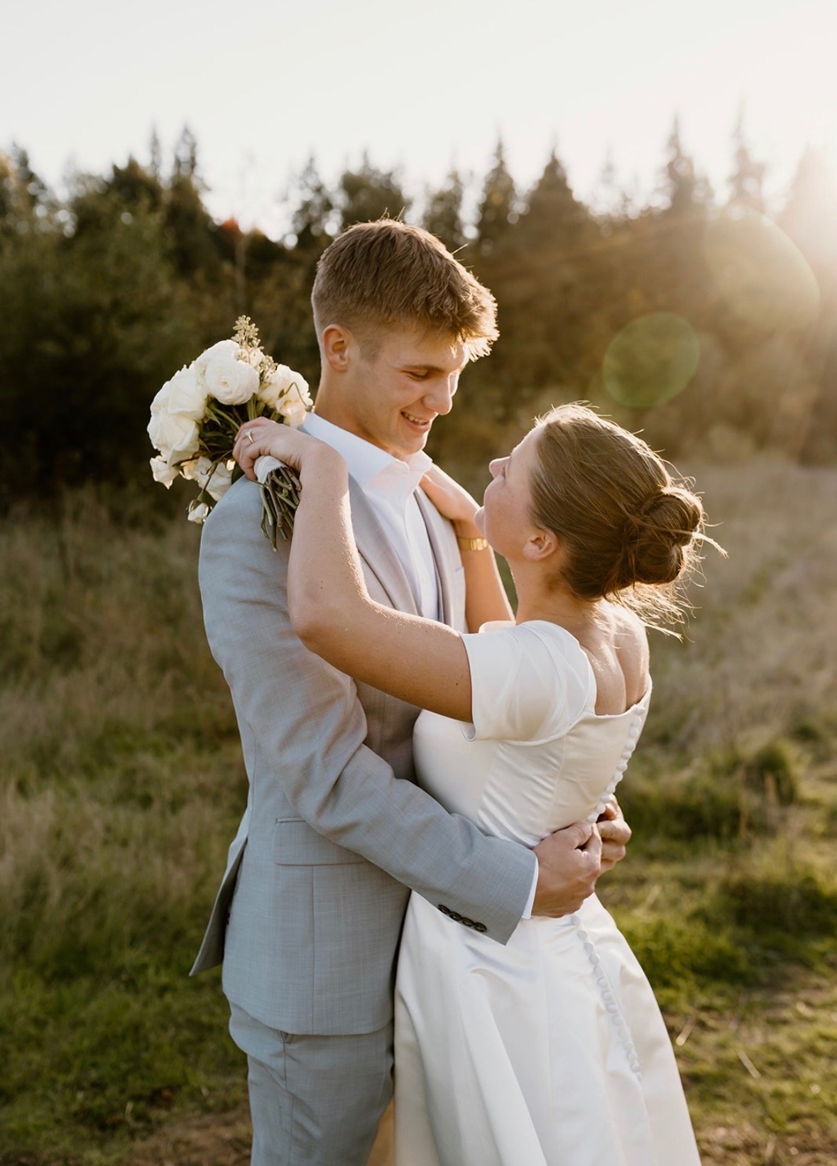PNW wedding florals by a local florist with outstanding designs
