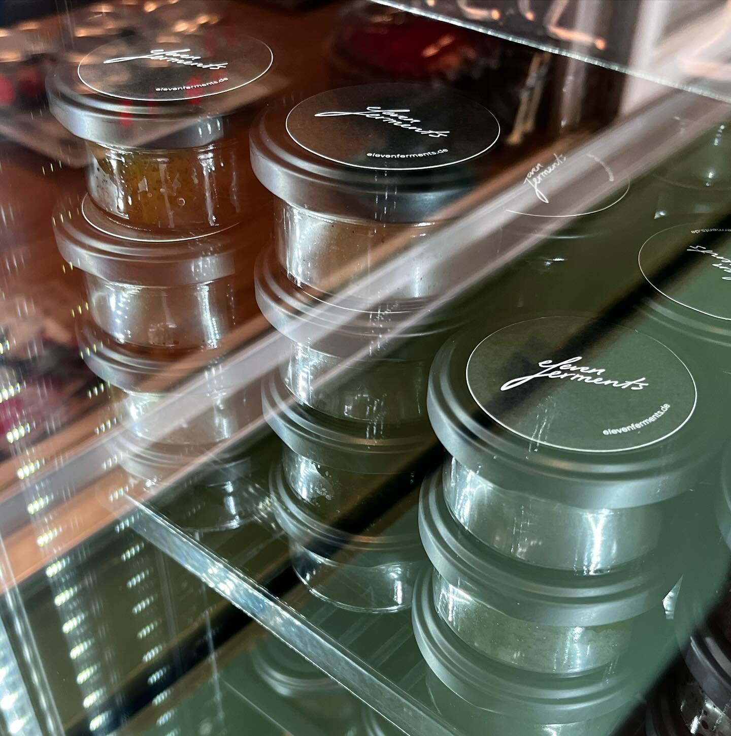Yesterday the first ferment of eleven launched @krautundmueller 

Proud af.

Get yours! 🖤

#elevenferments
#blackbutter
#blackgarlic
