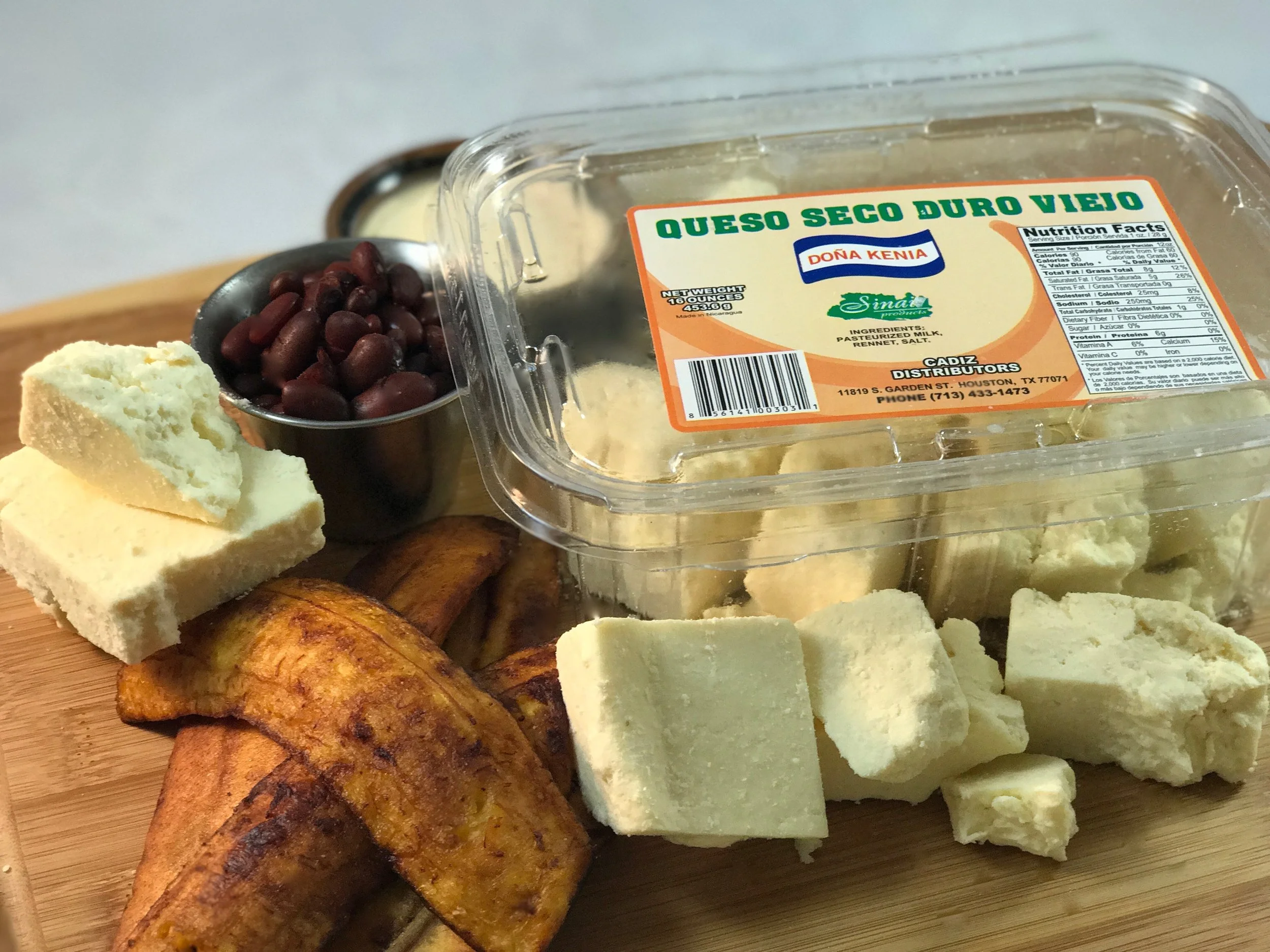 Queso Duro Viejo Doña Kenia 14oz