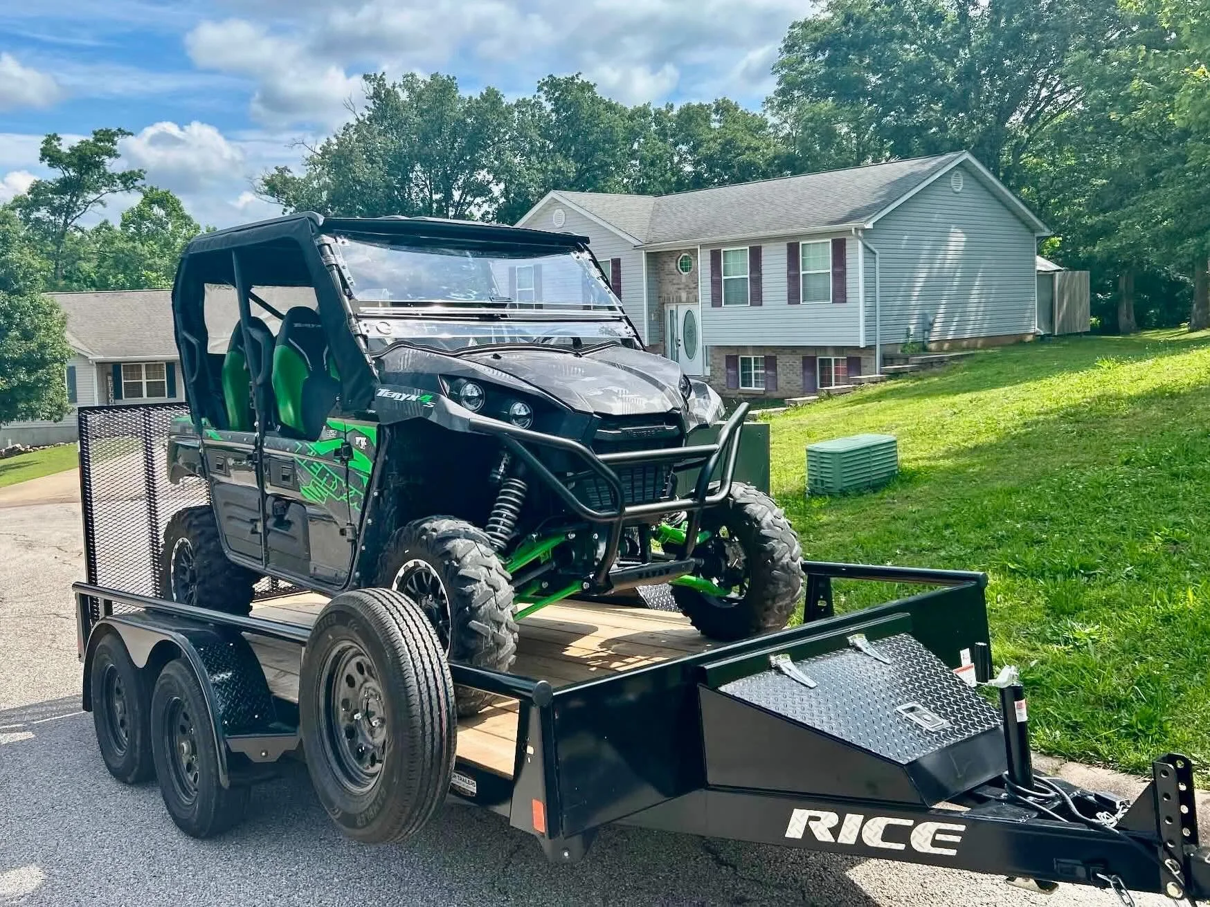 Thanks to Kevin Udina of St. Clair for choosing CSH for his new Rice Trailer purchase! That SxS looks great on it!