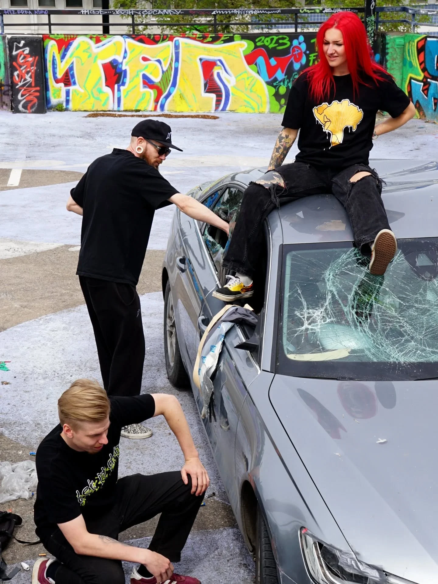 Uusi vuosi, uusi sin&auml; - uutta tyyli&auml; pukeutumiseen osoitteesta www.letitdrip.fi🤩

👽 @nnuzu 
👽 @silmuiiris 
👽 @k0hd3