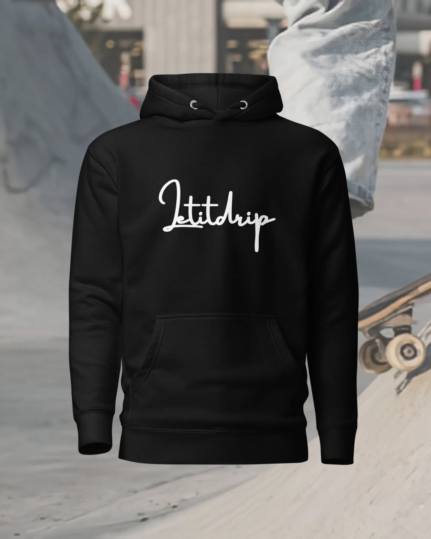 Letitdrip ▪️ 69,95&euro;

65% puuvillaa, 35% polyesteri&auml;
Saatavilla useissa eri v&auml;reiss&auml;!