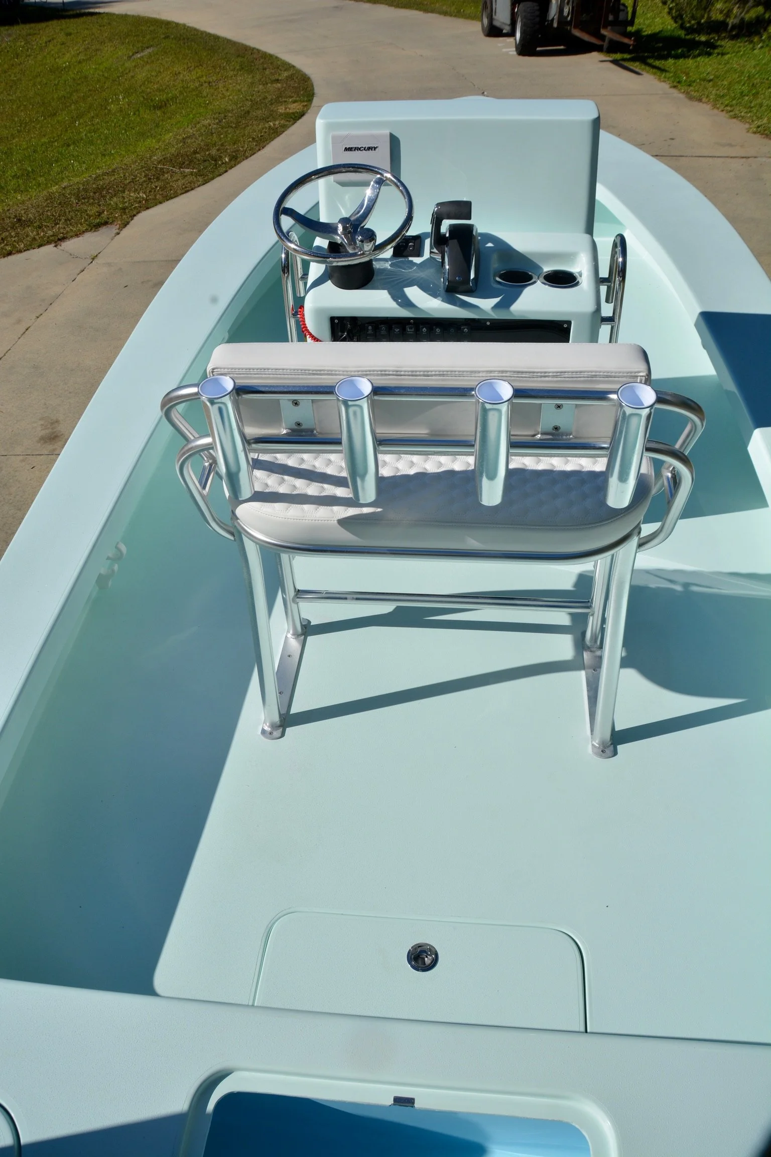 Standard-Aluminum-Leaning-Post-w-4-Tulip-Style-Rod-Holders-and-Cooler-Space-Underneath.jpg.jpeg