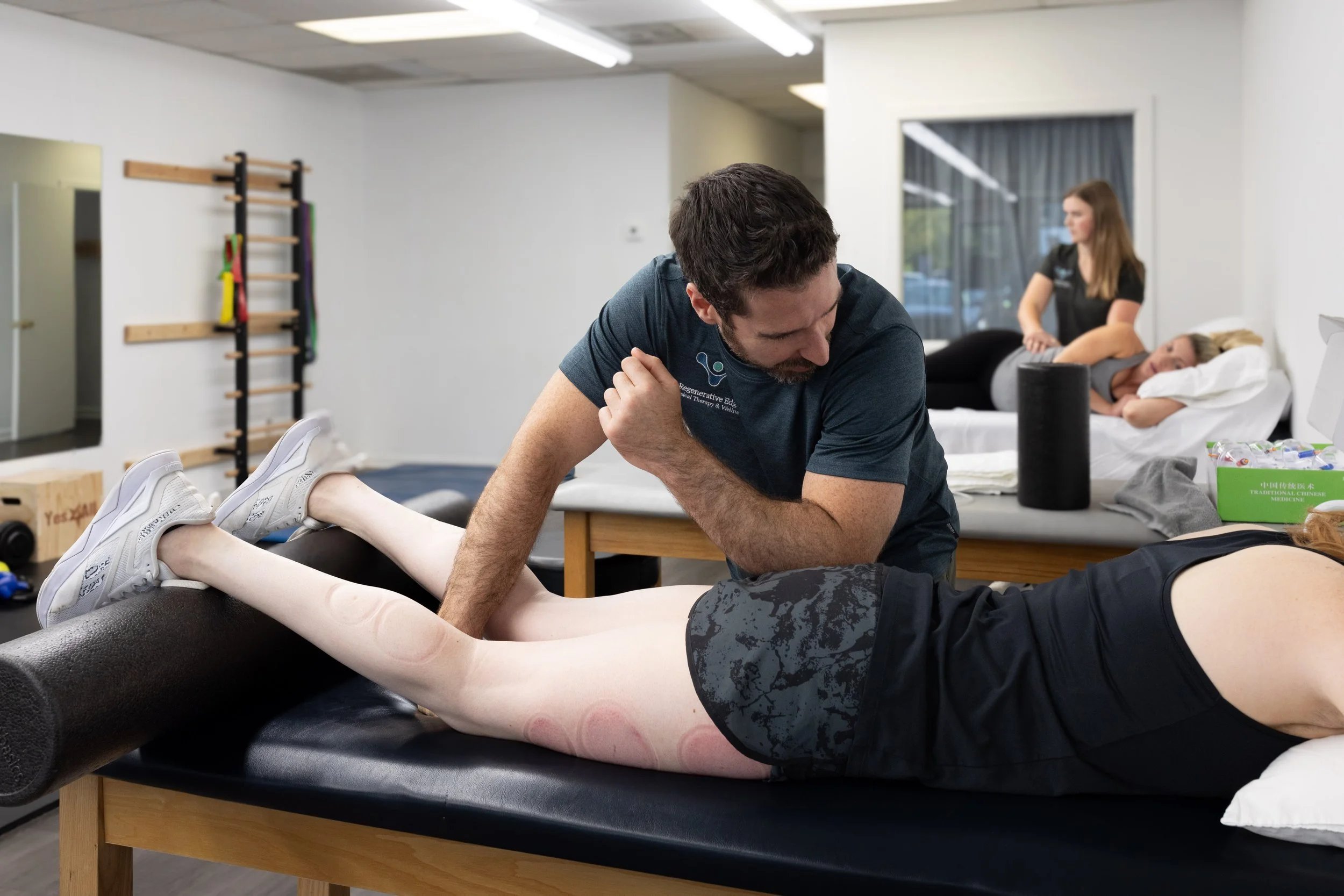 Orthopedic physical therapy, one-on-one, for active, motivated adults. Hands on treatment