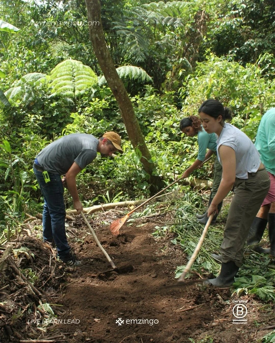 Tiracu Valley, Peru.

A week spent moving between ecosystems, conversations, workshops, and fieldwork.
Working alongside @siendo_naturaleza, students explored local approaches to sustainability and regenerative practices like biochar as solutions sha
