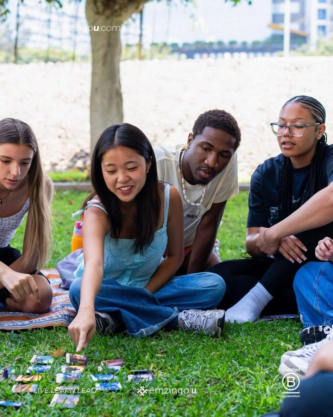 Presentations. Team challenges and building. Conversations in the park. Exploring local markets.

The Responsible Consulting Program is designed around the idea that leadership development happens in more than one setting.

Over eight weeks, in Peru,