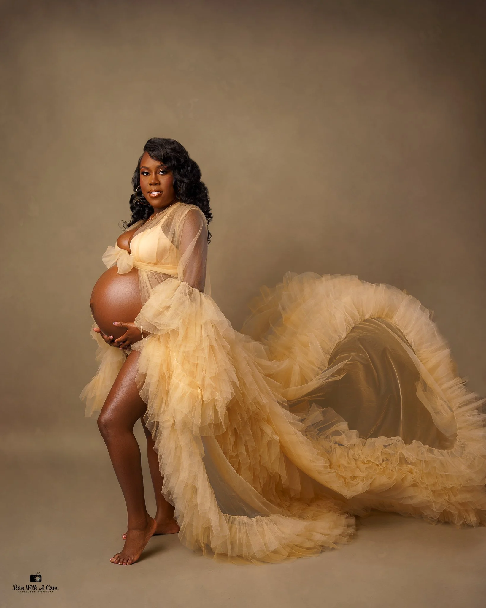 Artistic maternity photography in Philadelphia by Ran With A Cam