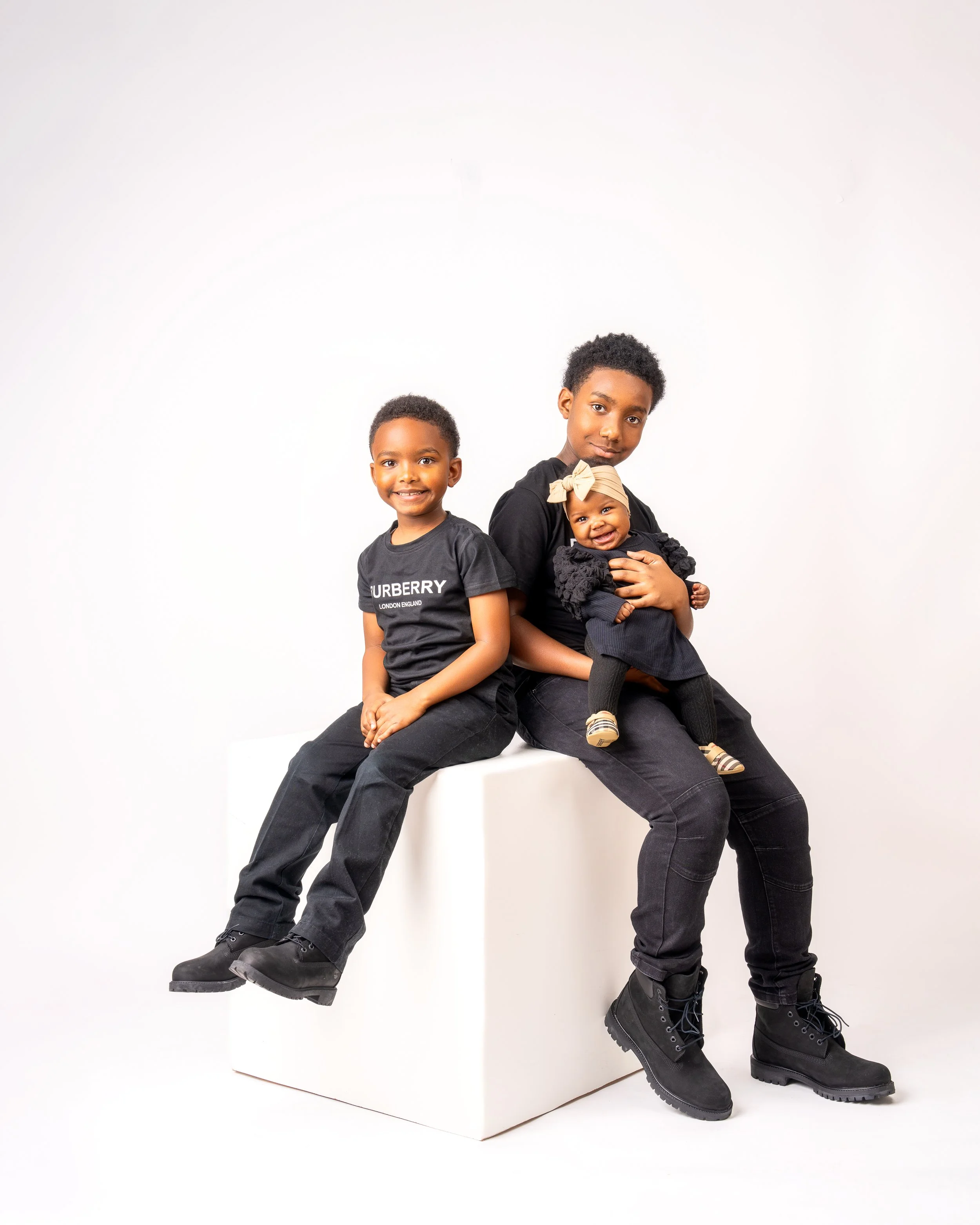 Children sibling portrait photography in Philadelphia by Ran With A Cam