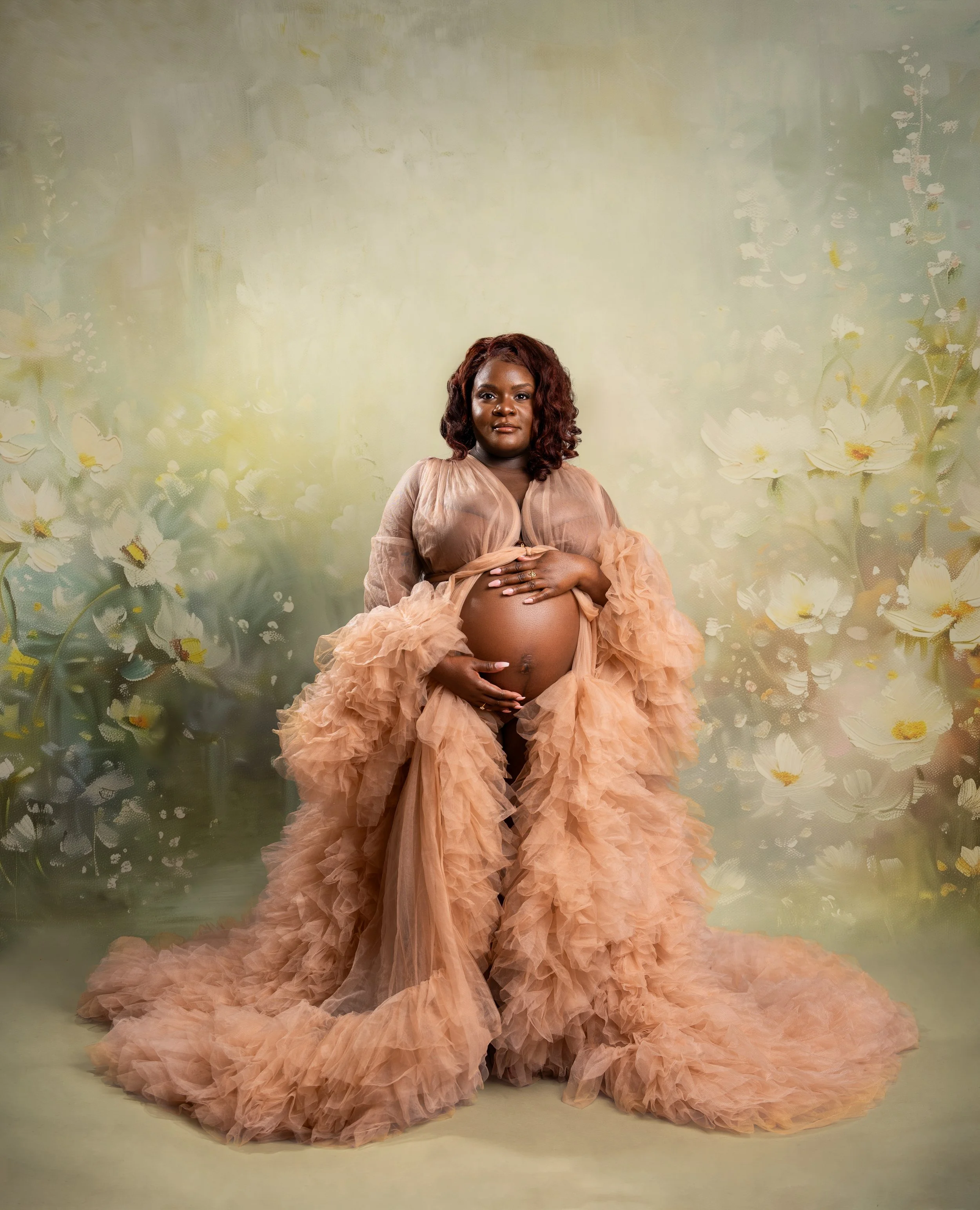 Elegant maternity photography portrait in Philadelphia by Ran With A Cam