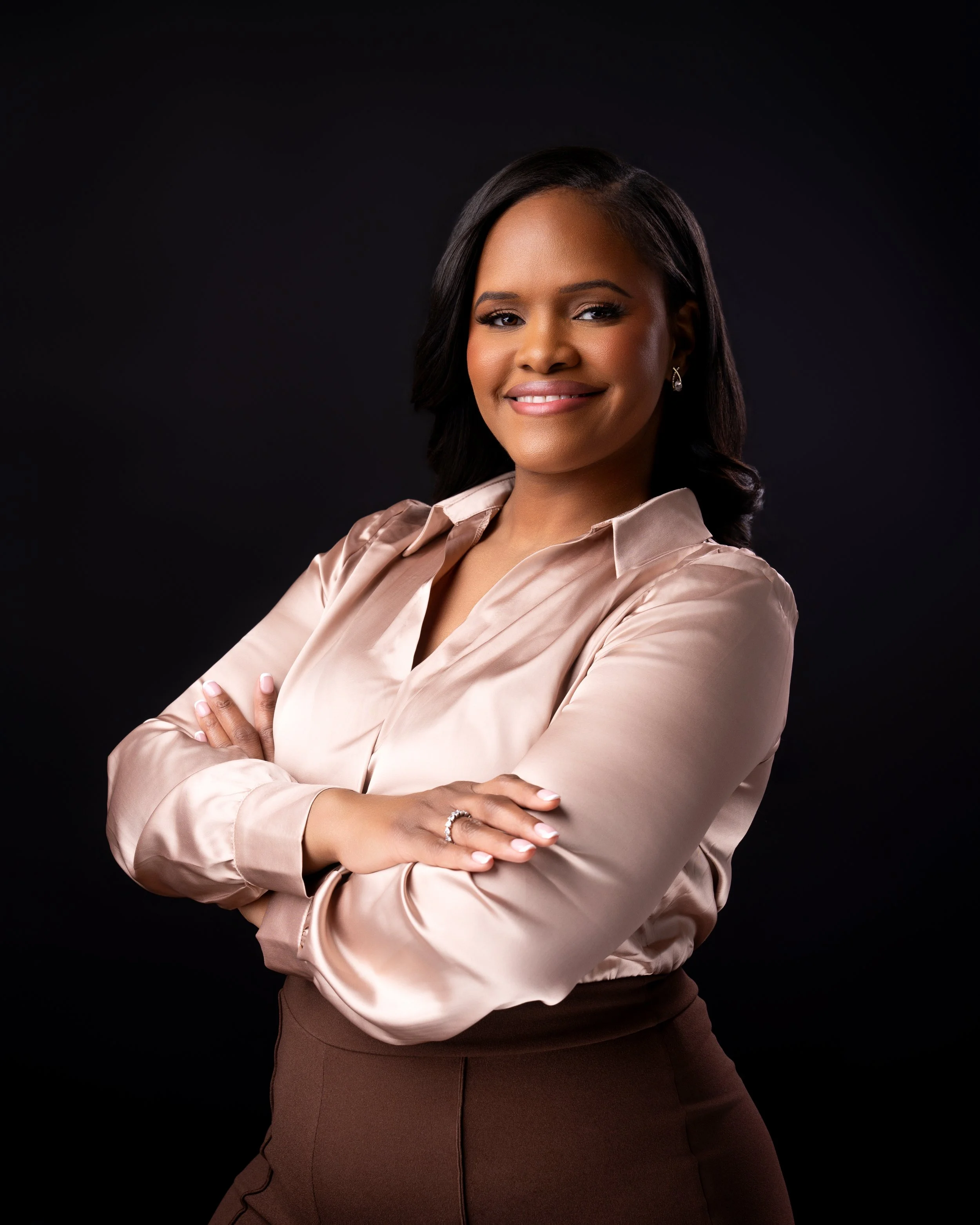 Professional headshot portrait of woman in Philadelphia by portrait photographer Ran With A Cam