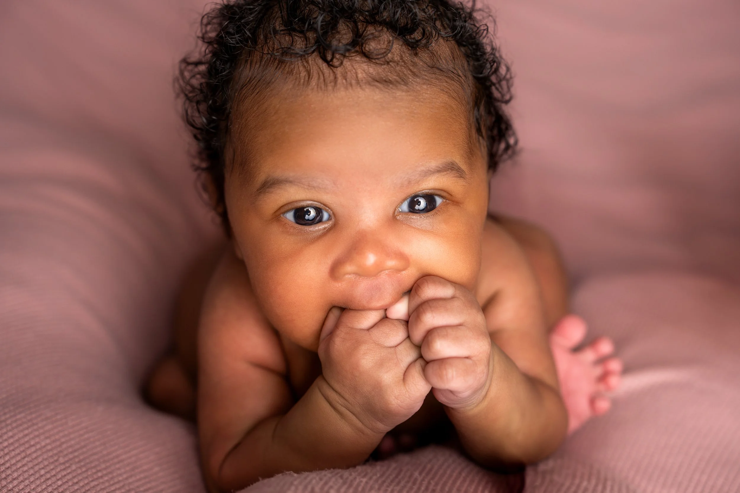 Lifestyle newborn portrait photography in Philadelphia by Ran With A Cam