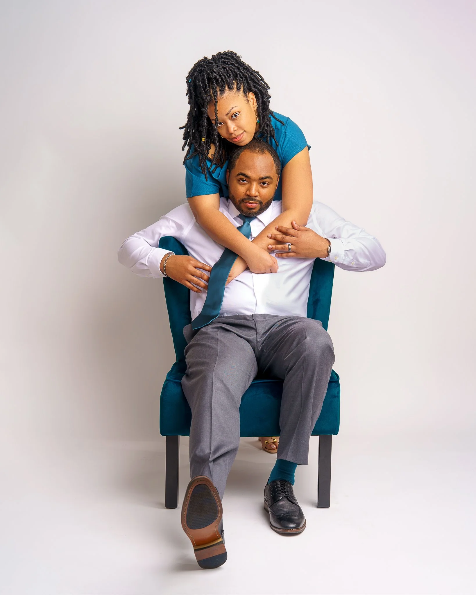 Fun couples photography session in Philadelphia by Ran With A Cam