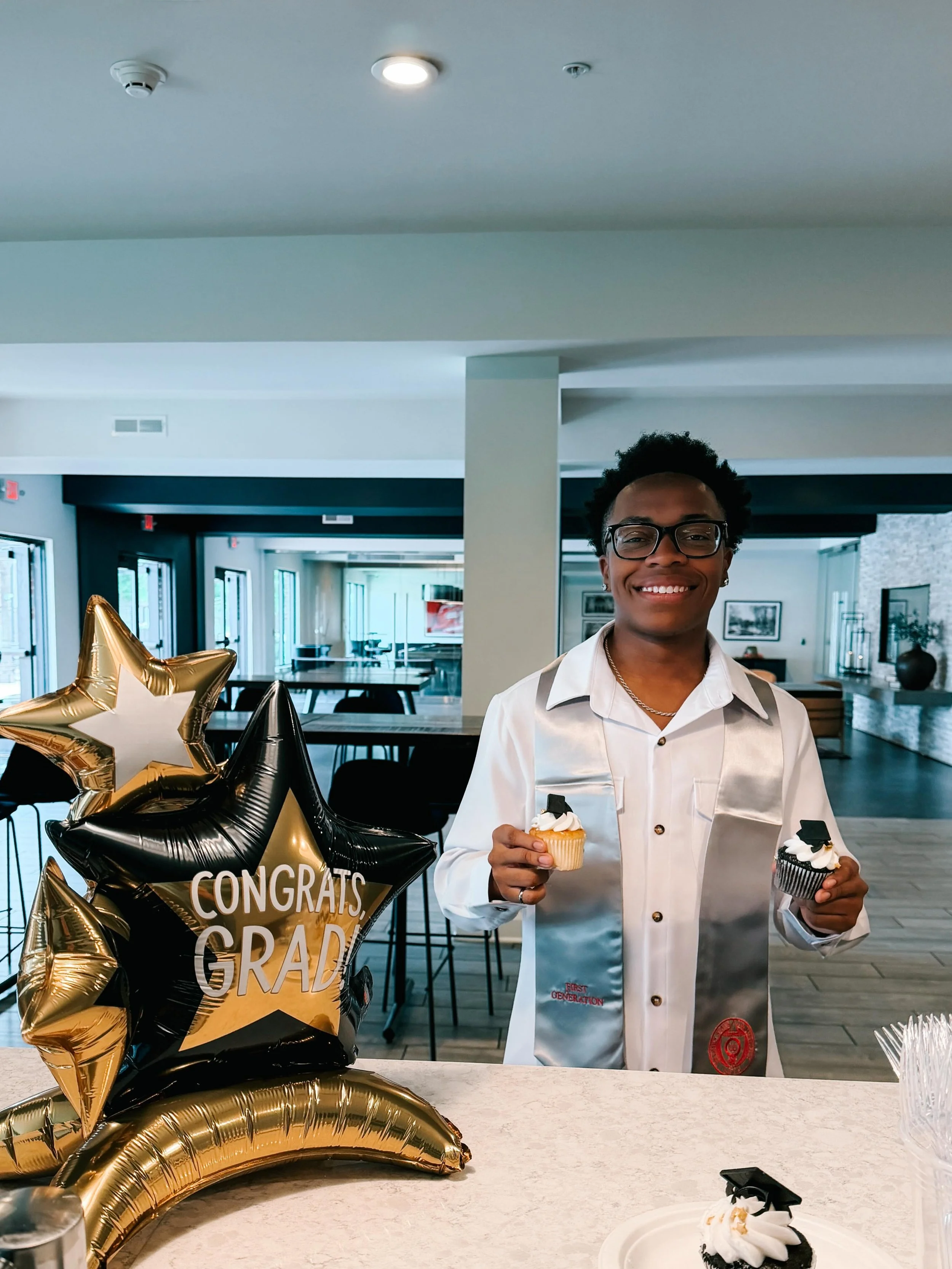 Literally, what an awesome day celebrating our graduating residents ✨ Congrats to all the grads out there &mdash; this one&rsquo;s for you! 🥂