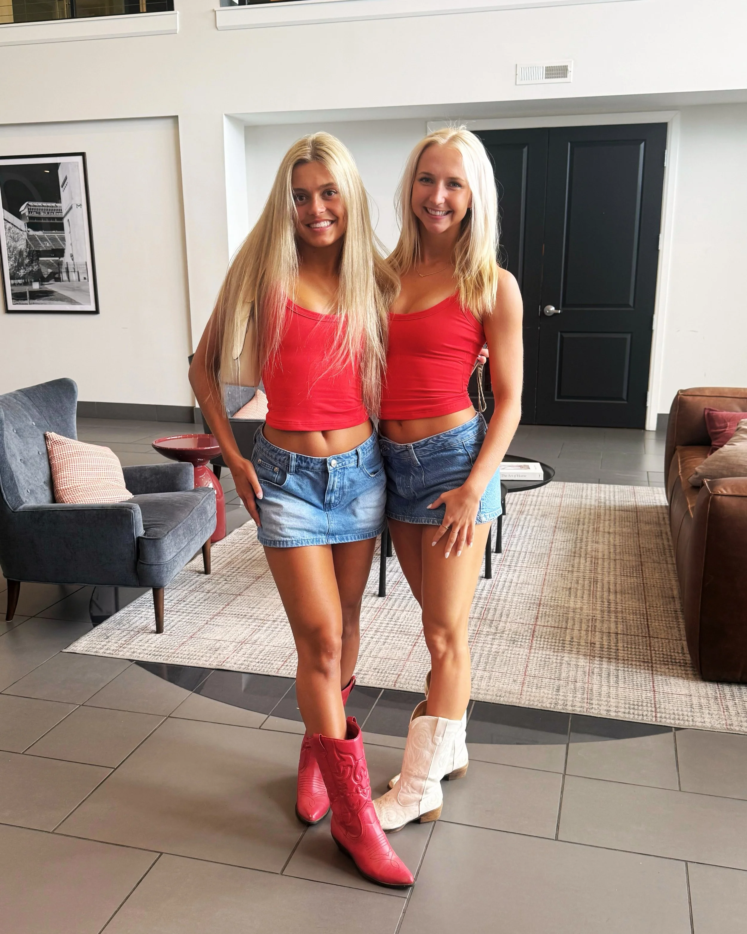 Game Day at The Griff 🏈

Our residents showed up in their best Buckeye gear for pizza and game-day energy while we cheered the Bucks on.

Go Bucks 🅾️💪🏻