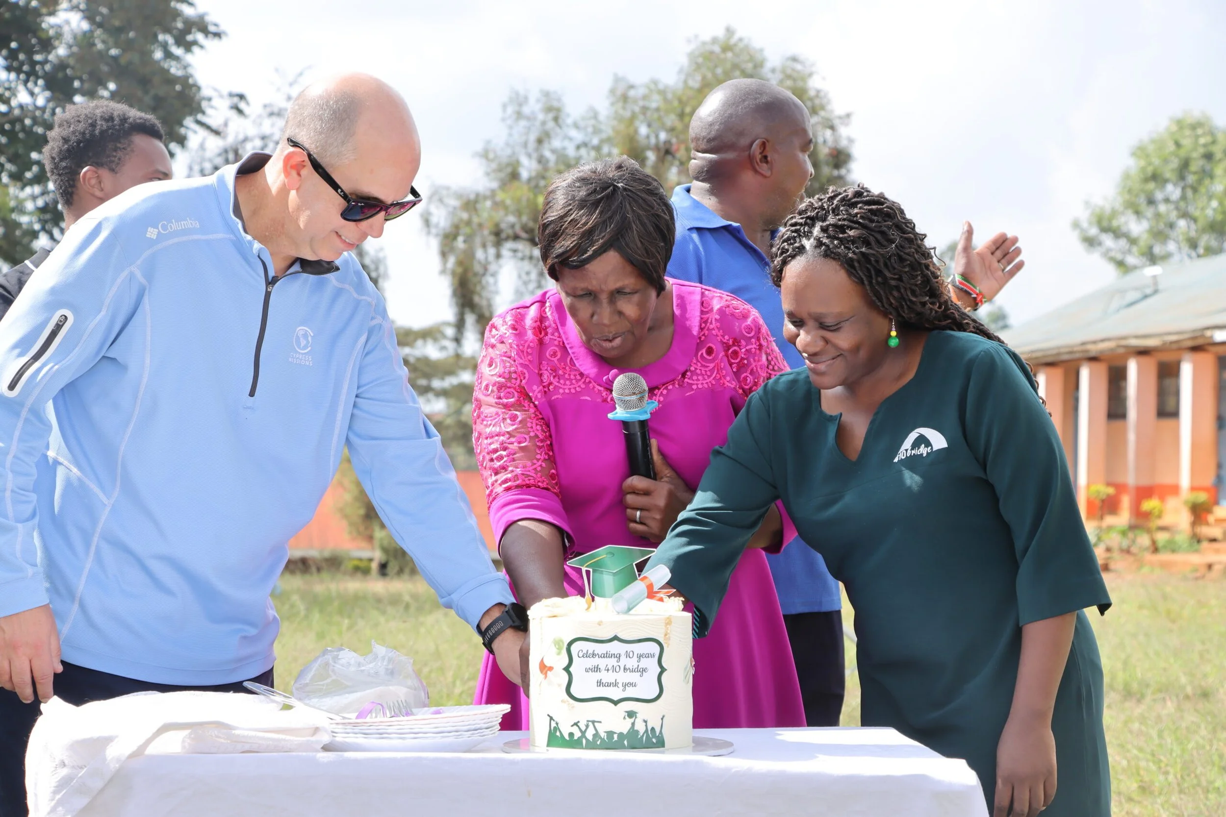 Tumutumu Celebrates Graduation 