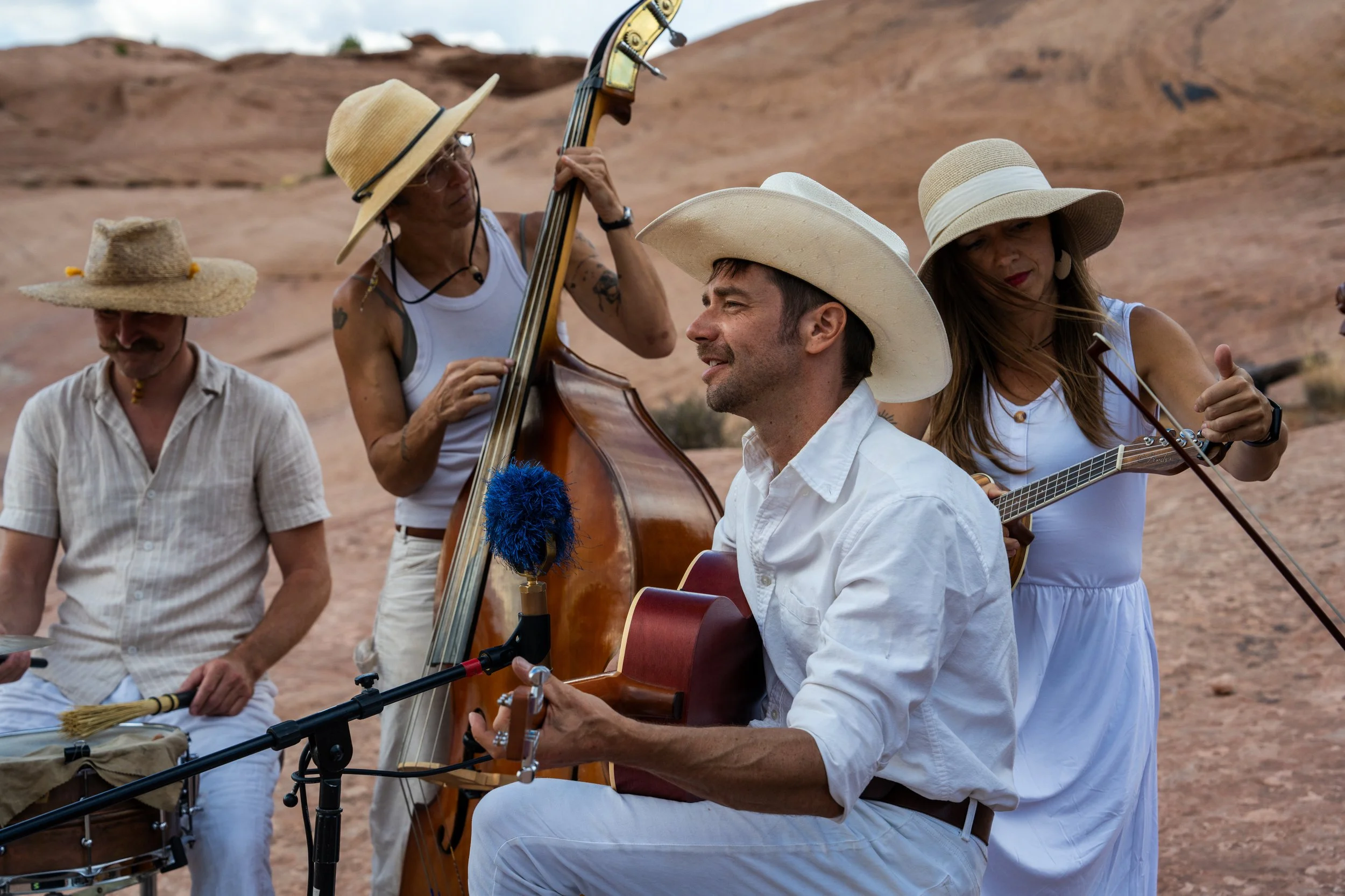 Friday Night Live Music in Moab: Wine, Red Rocks &amp; Local Artists at Moab Winery
