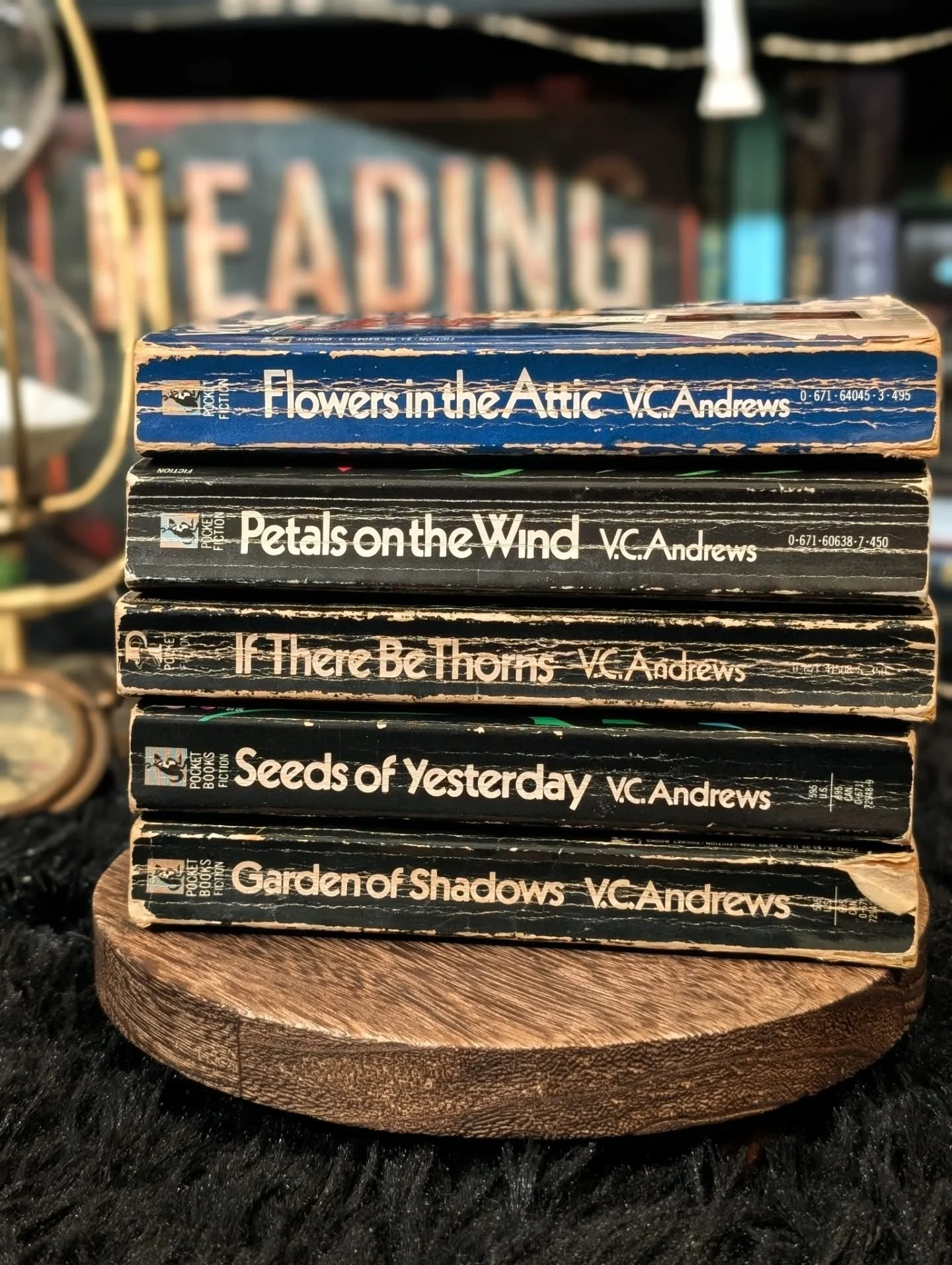 🌷Talk about well-loved books

I first read the Dollanganger series when I was around 13 or 14 years old.

Fun story: my mom bought me the series because she absolutely loved it&hellip; but she had completely forgotten about the incest storyline. 🤣?