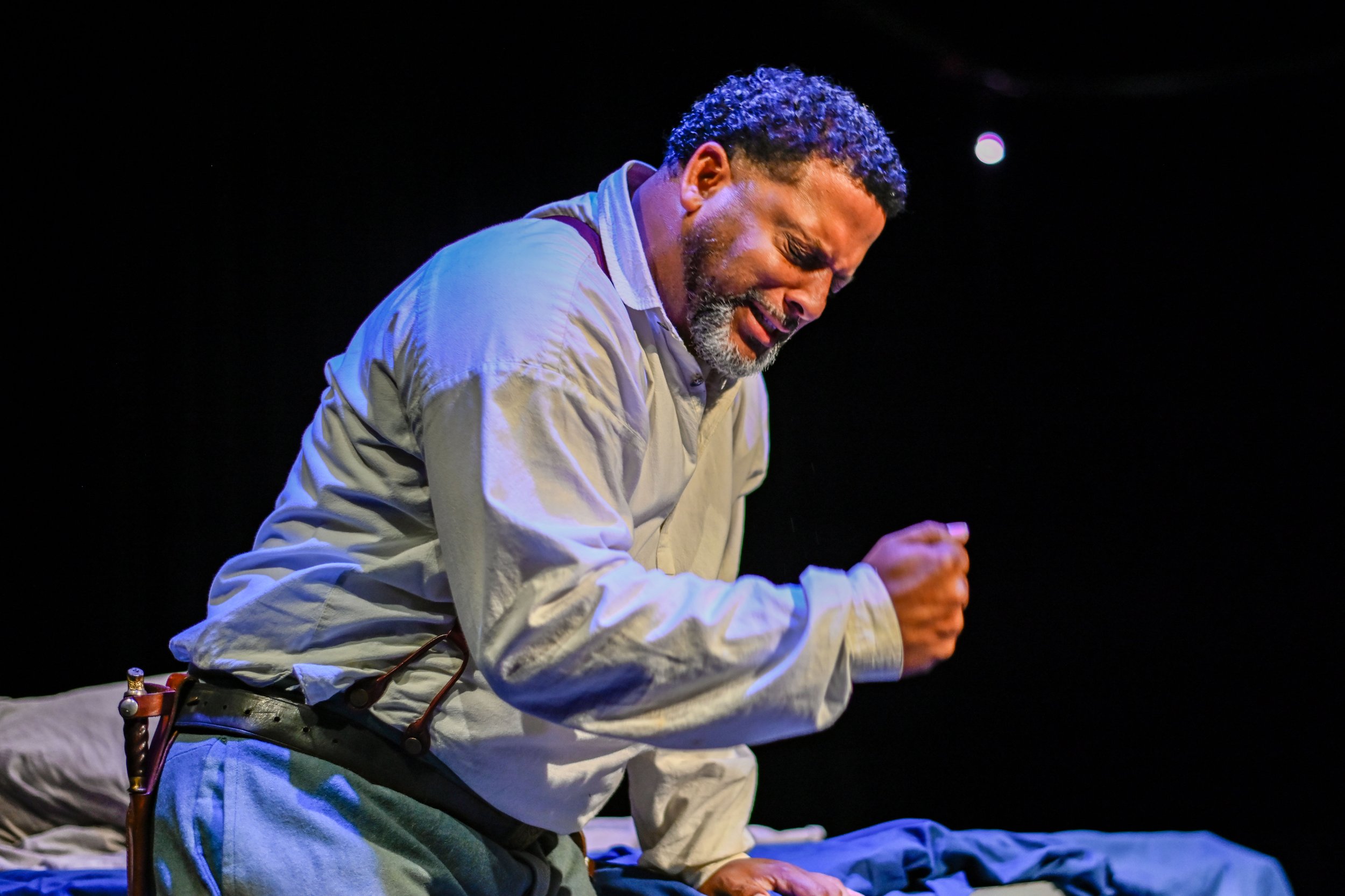 David Harris delivers passionate speech as Othello