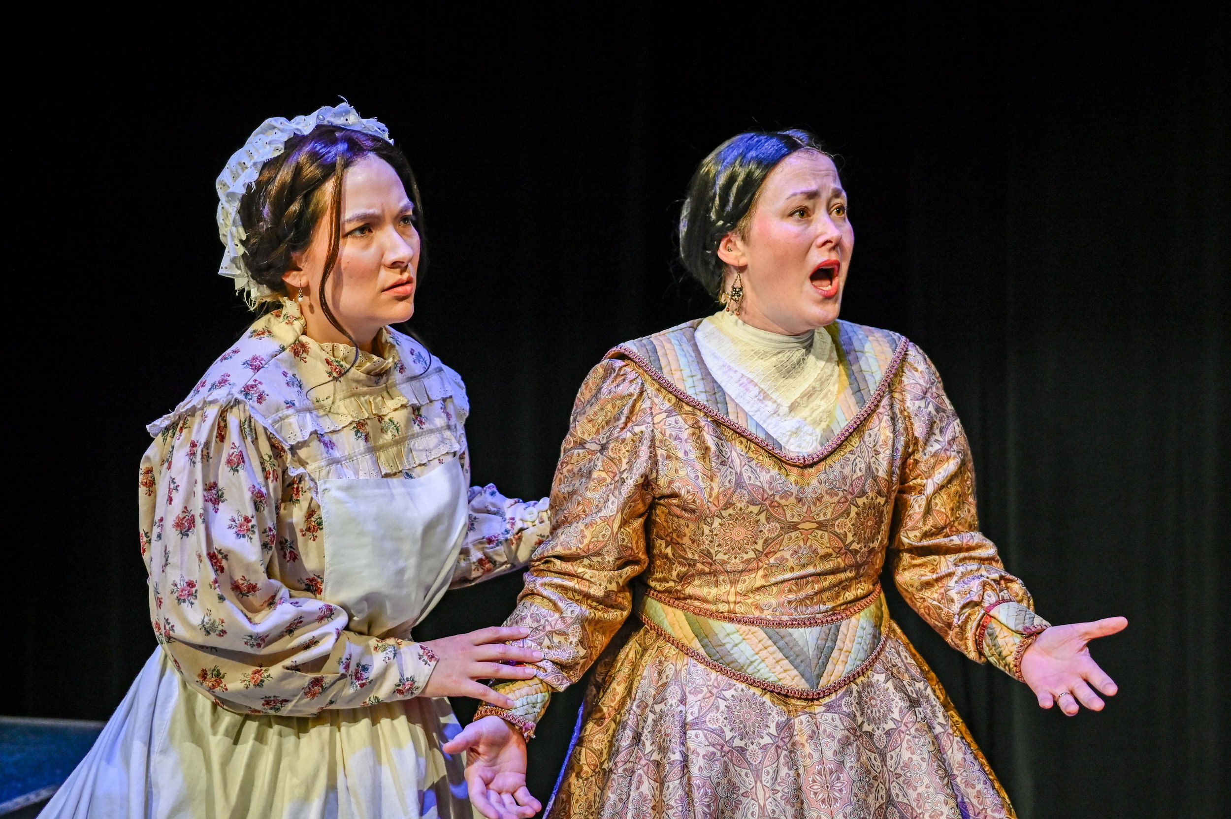 Rachel Steed as Emilia and Corinna "Sparrow" Browning as Desdamona