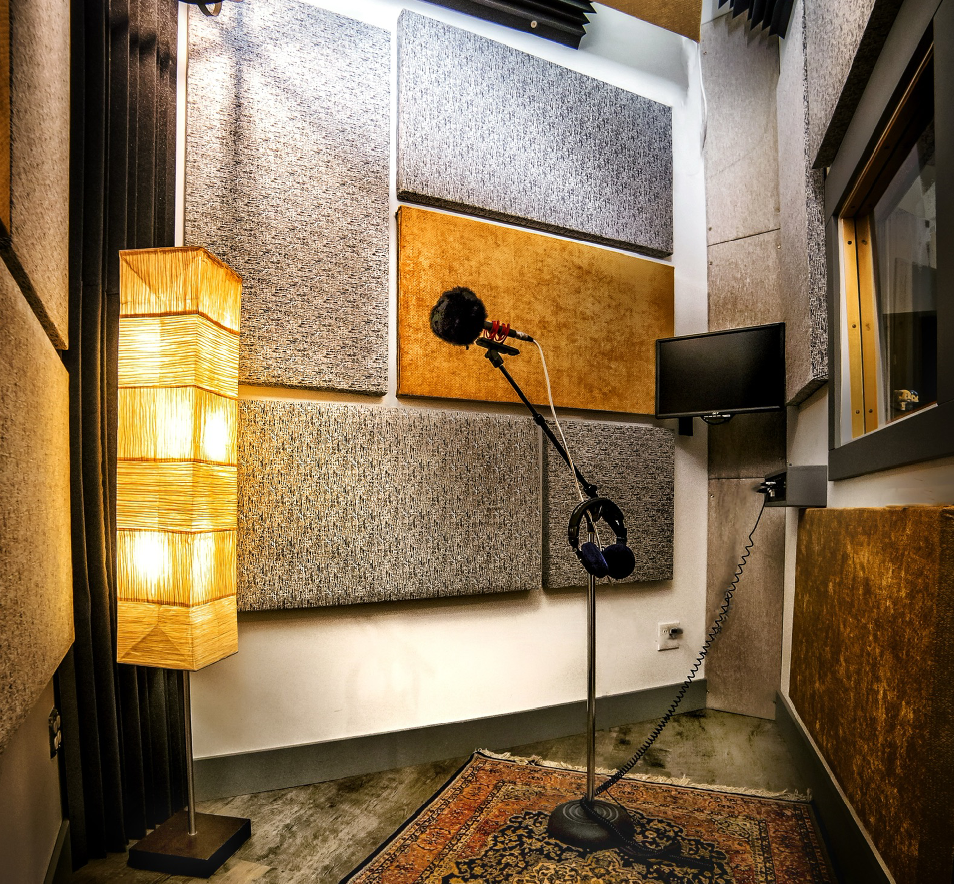 CAROUSEL ISO booth1.png