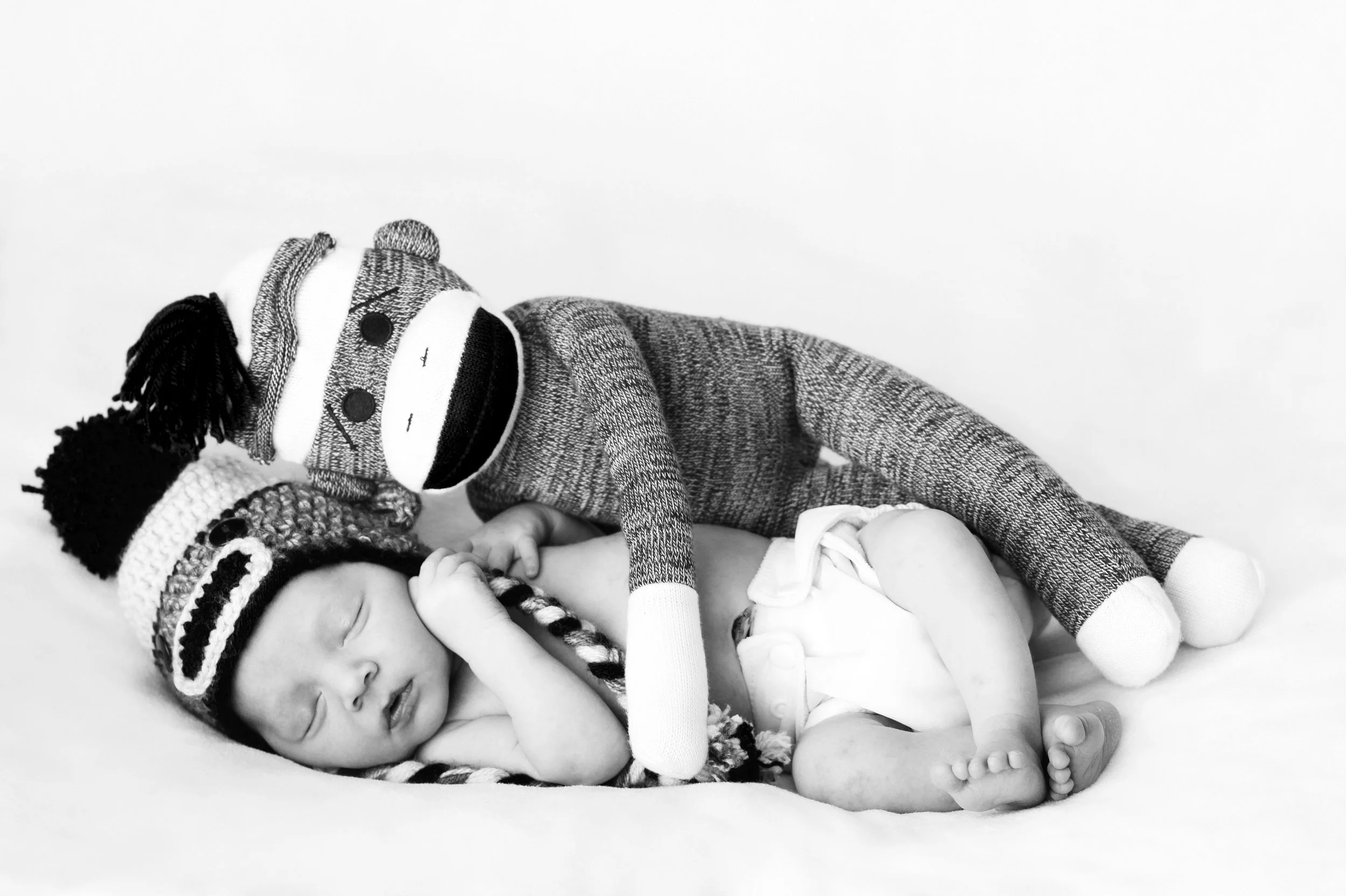 Newborn Photographer Newborn Maternity and Family Photography (3)bw.jpg