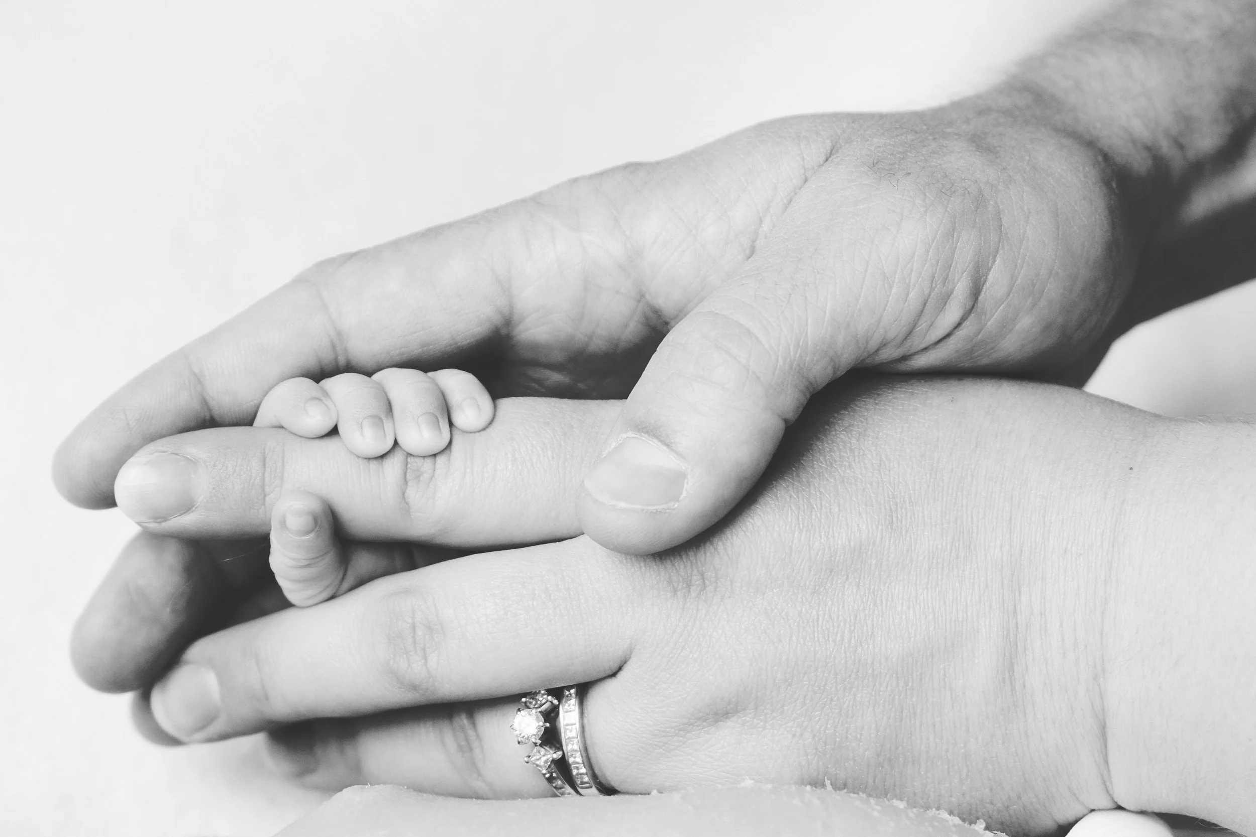 Newborn Photographer Newborn Maternity and Family Photography (9)bw.jpg